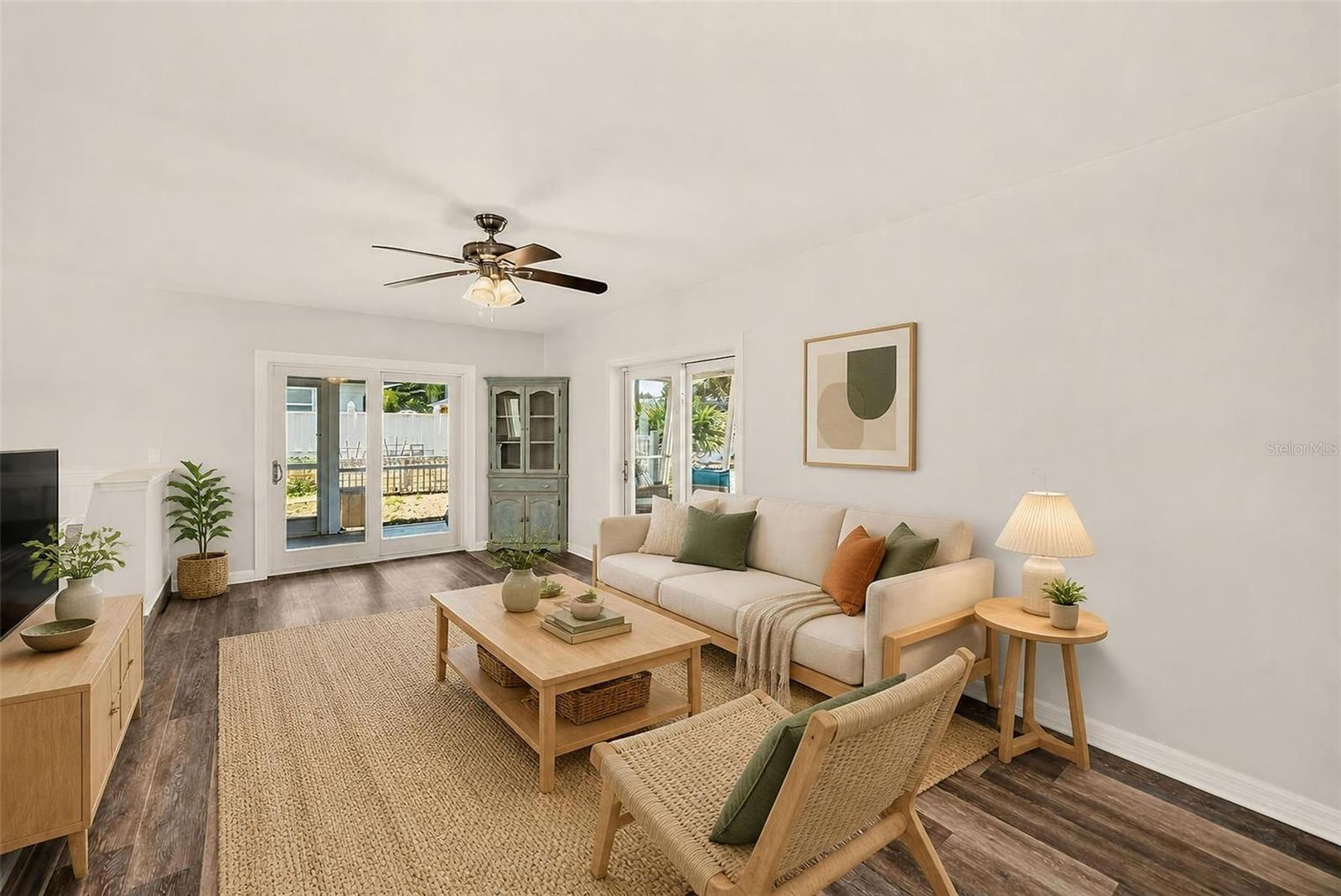 809 JACARANDA DR — photo 19
