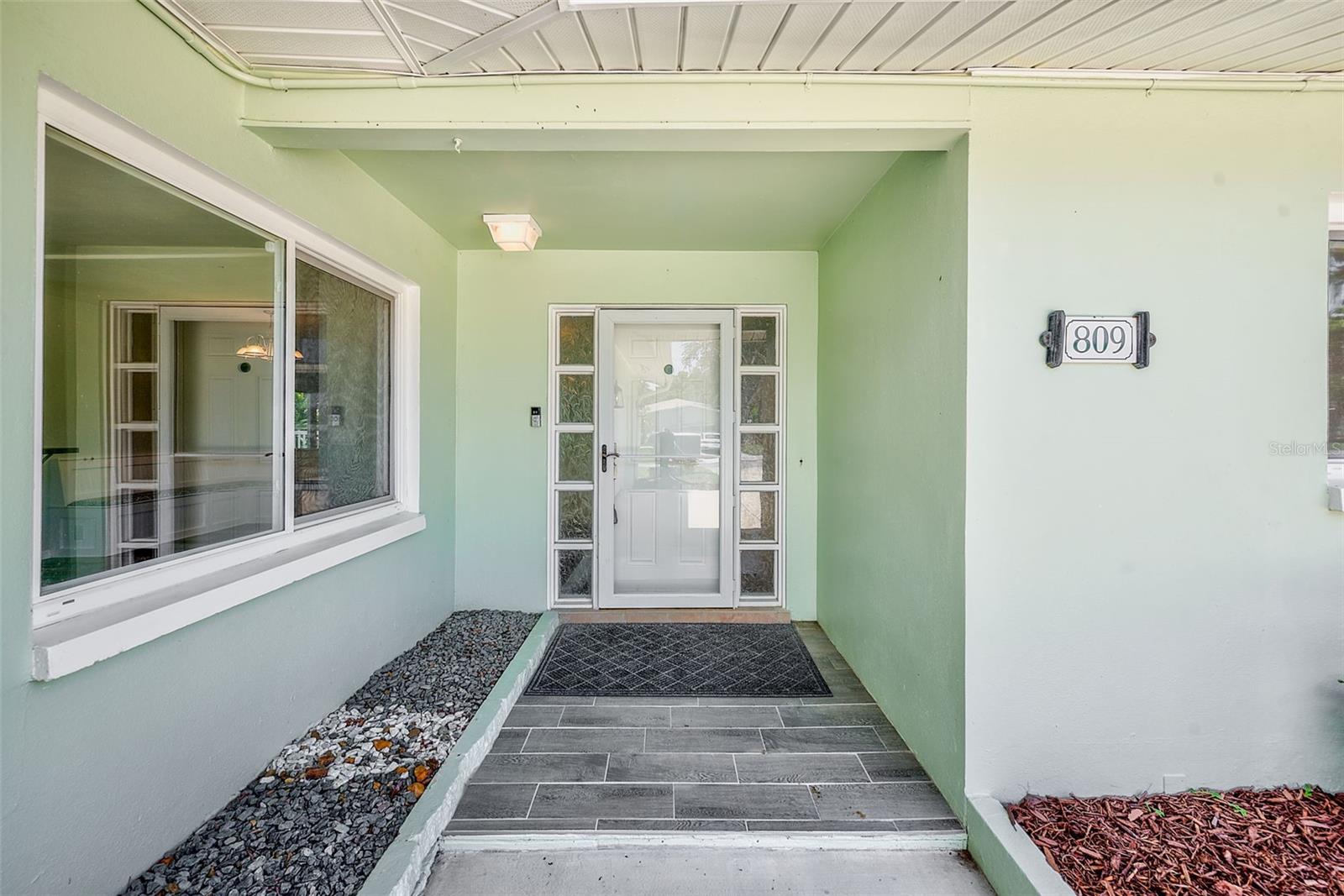 809 JACARANDA DR — photo 3