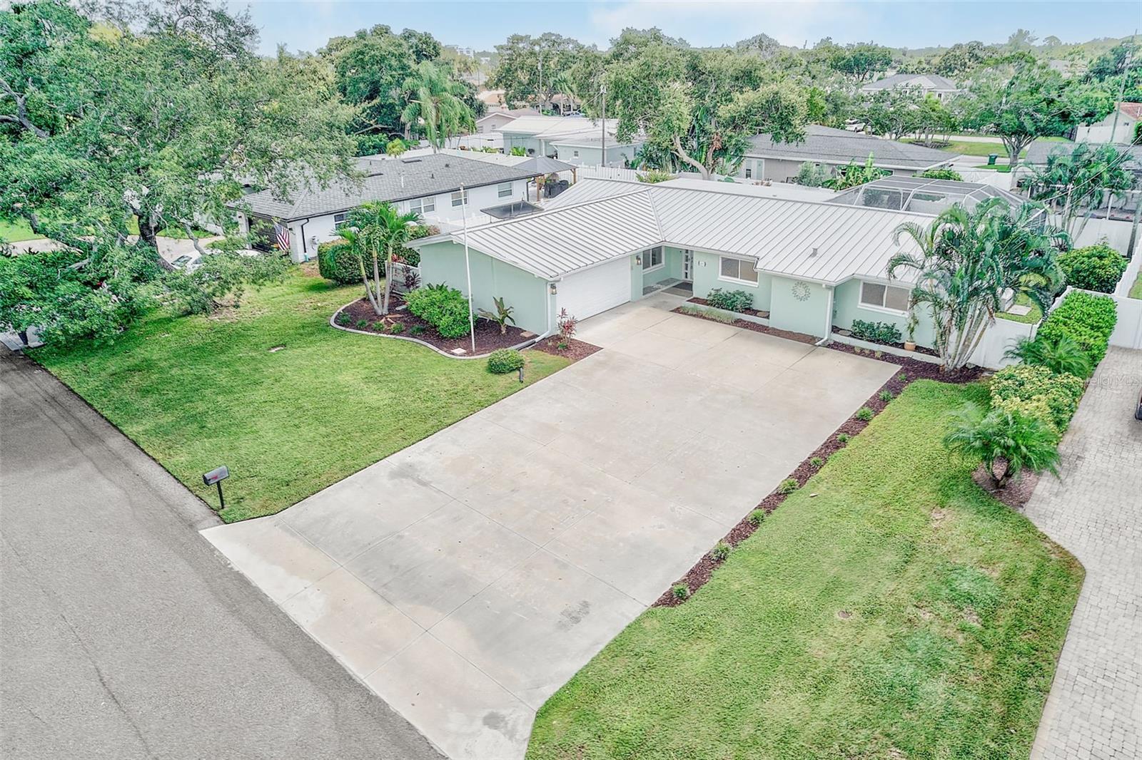 809 JACARANDA DR — photo 53