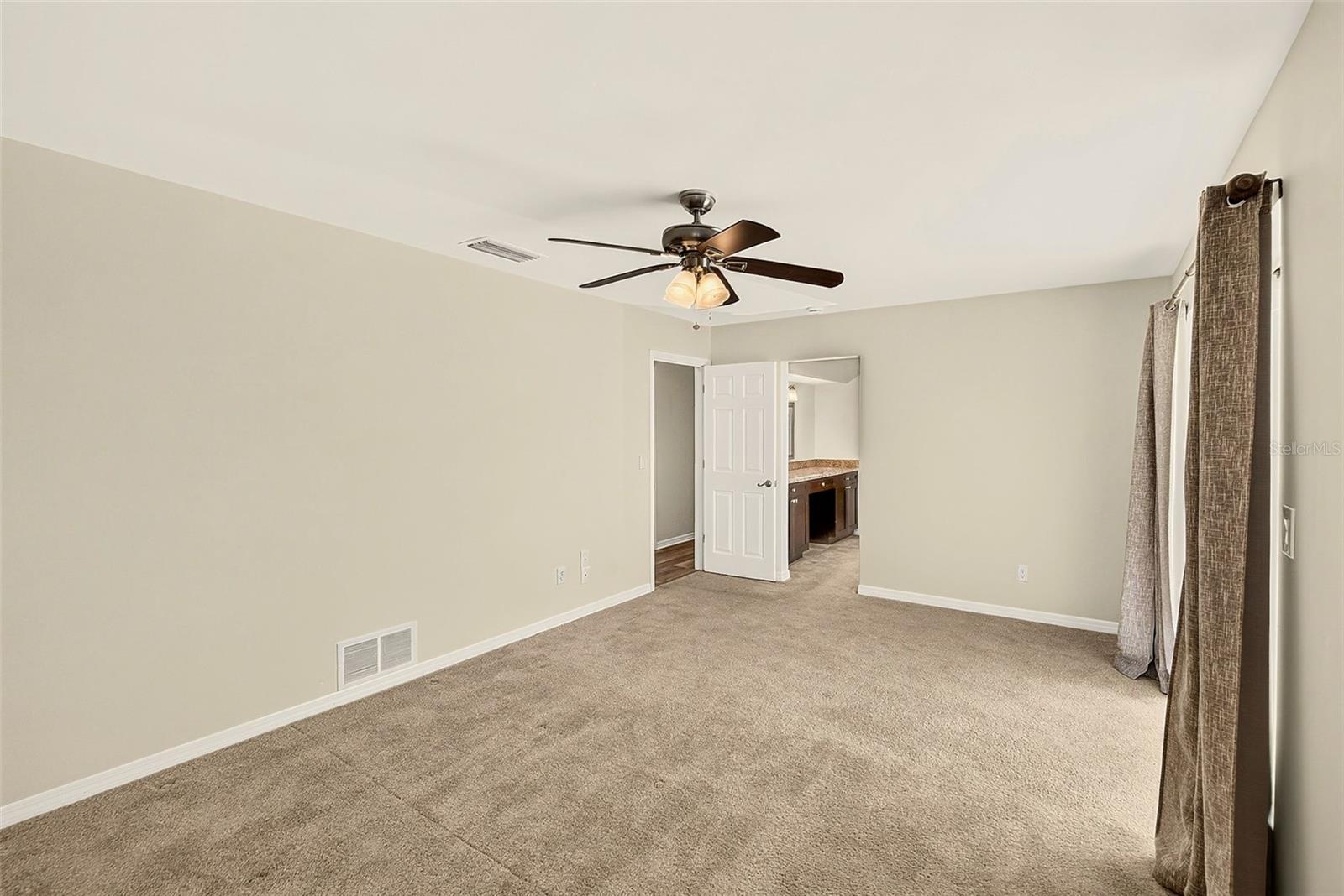 809 JACARANDA DR — photo 32