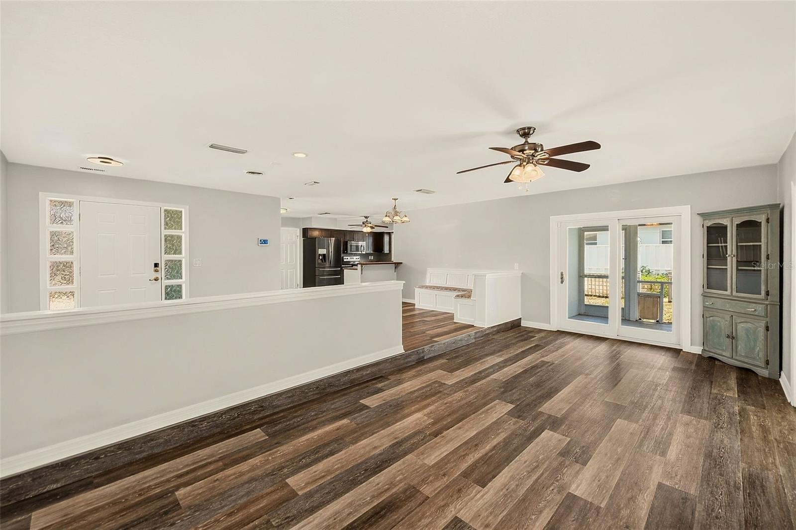 809 JACARANDA DR — photo 22
