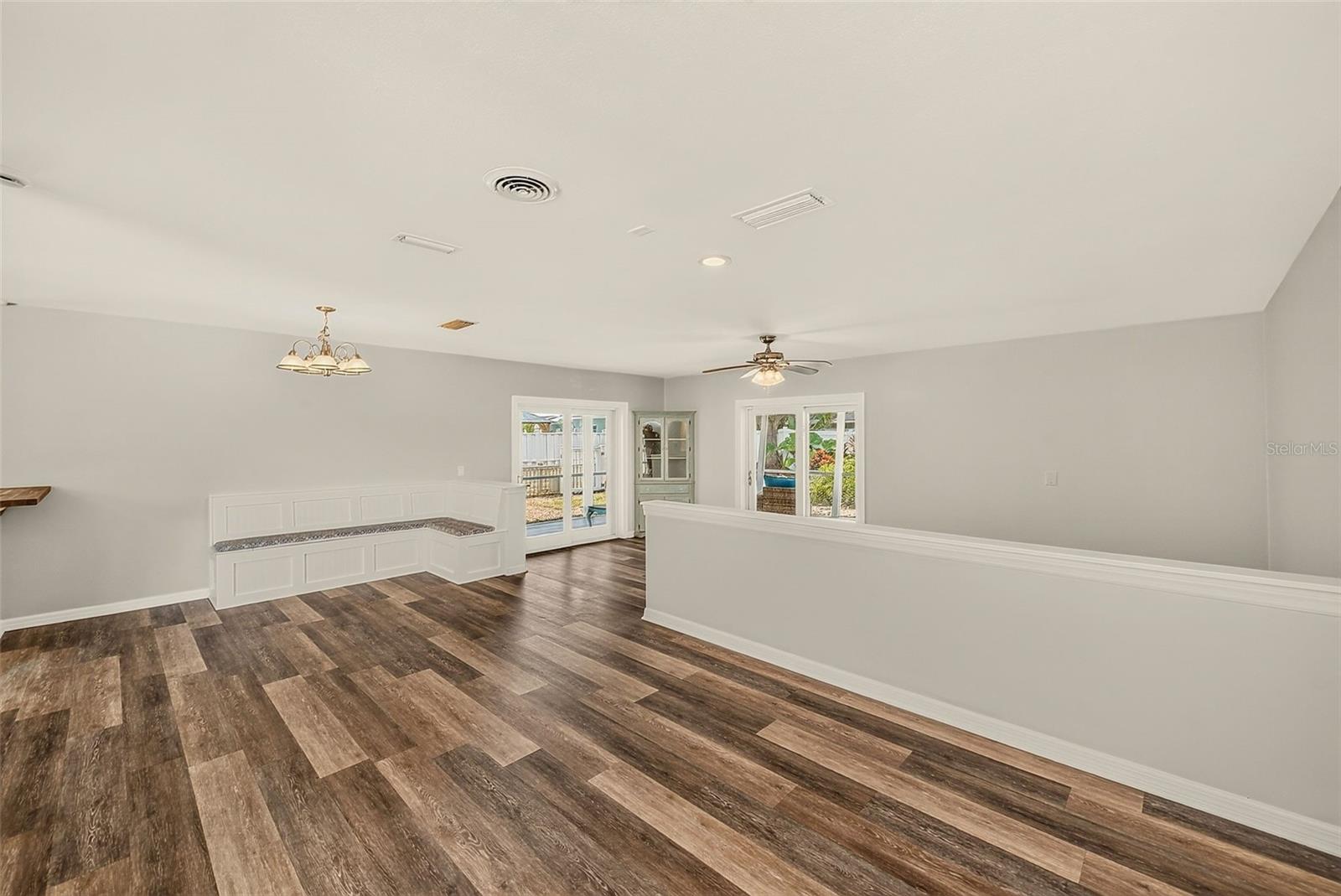 809 JACARANDA DR — photo 6