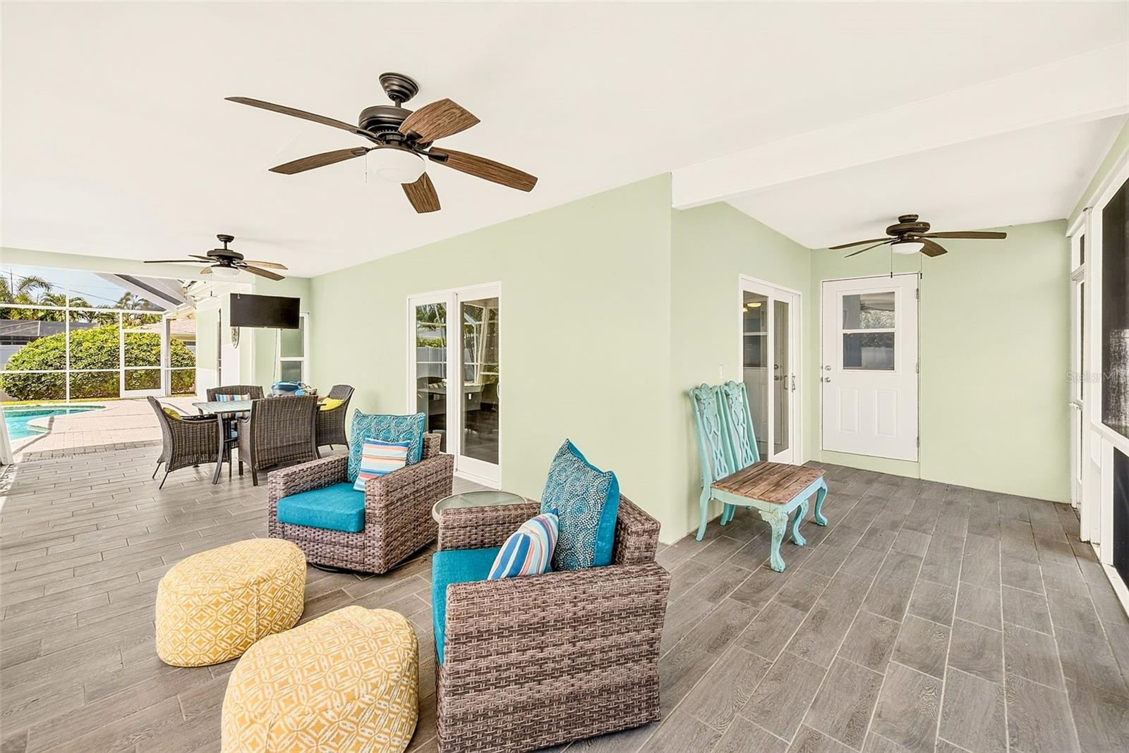 809 JACARANDA DR — photo 42
