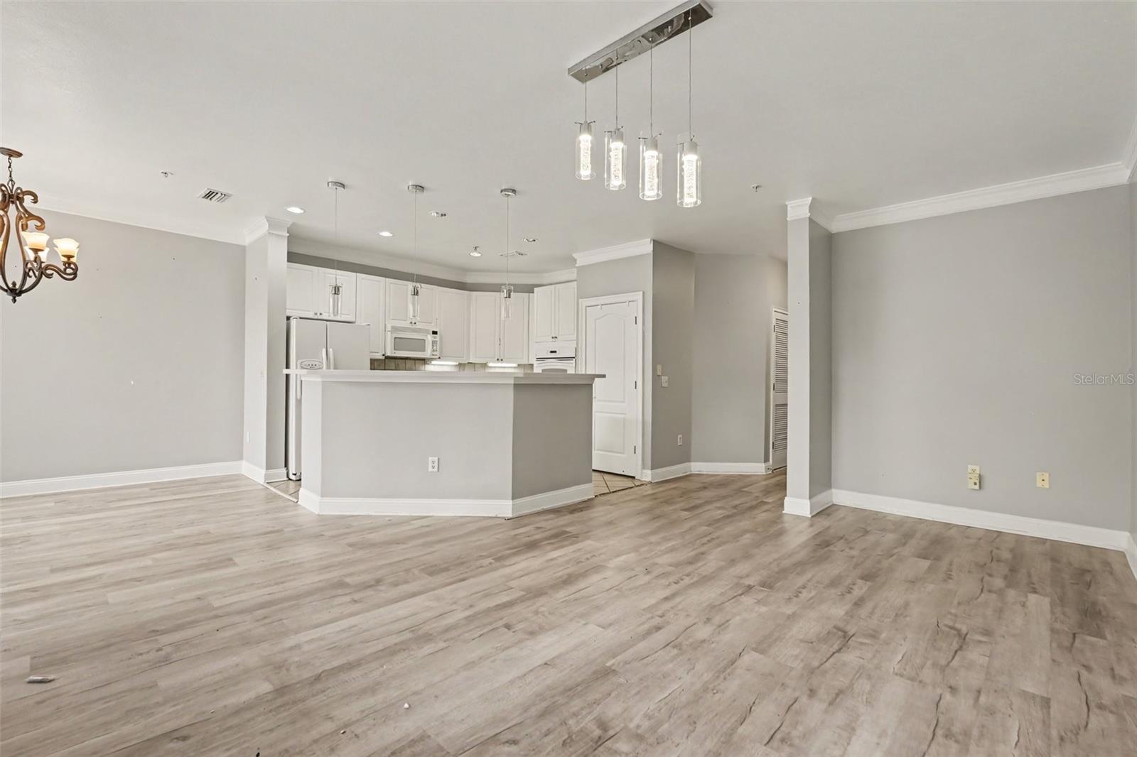 6301 SUNSET BAY CIR — photo 8