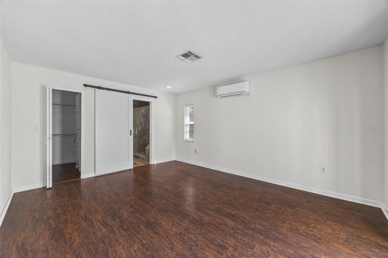 7892 SUNDOWN DR N — photo 34