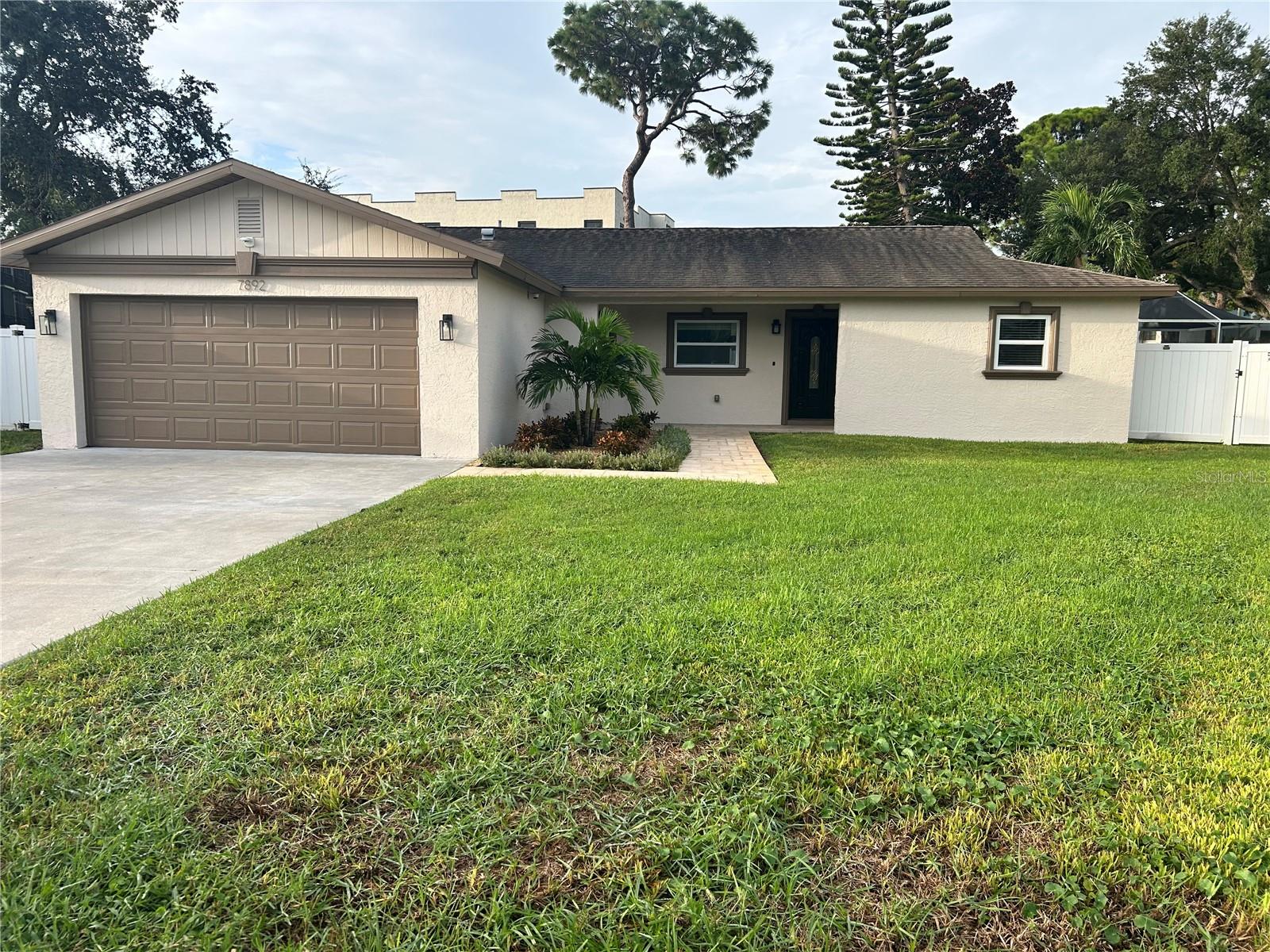 7892 SUNDOWN DR N — photo 56