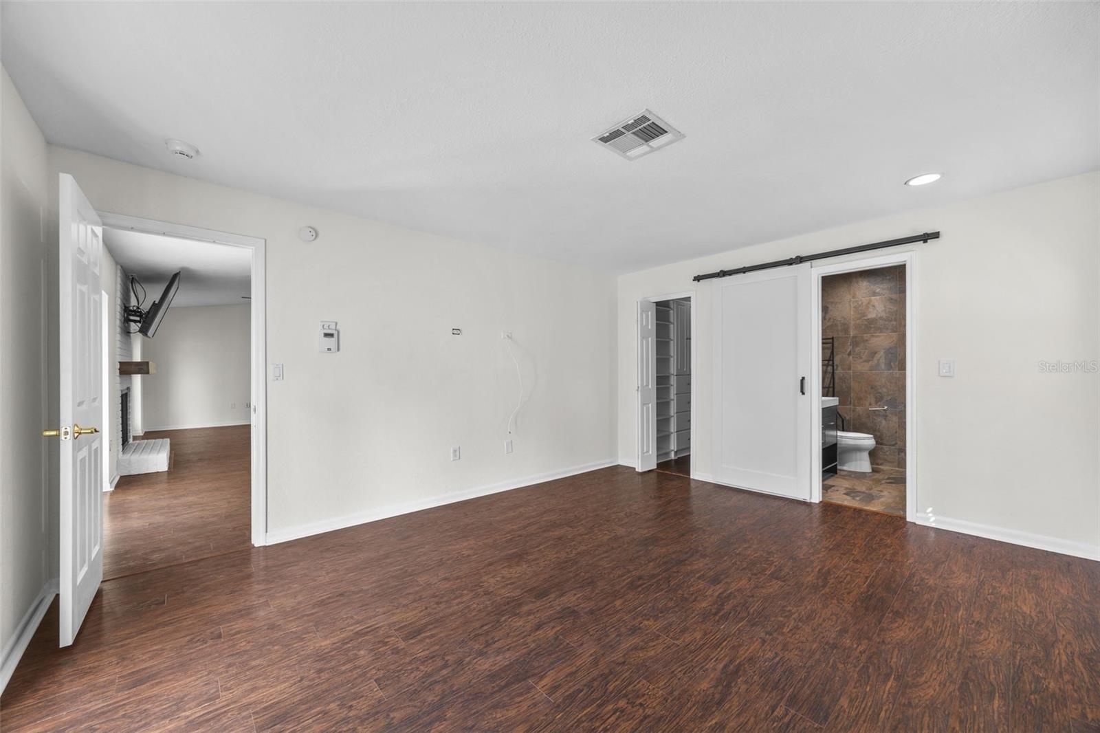 7892 SUNDOWN DR N — photo 35