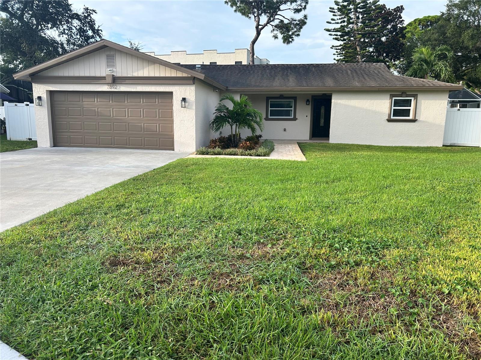 7892 SUNDOWN DR N — photo 55