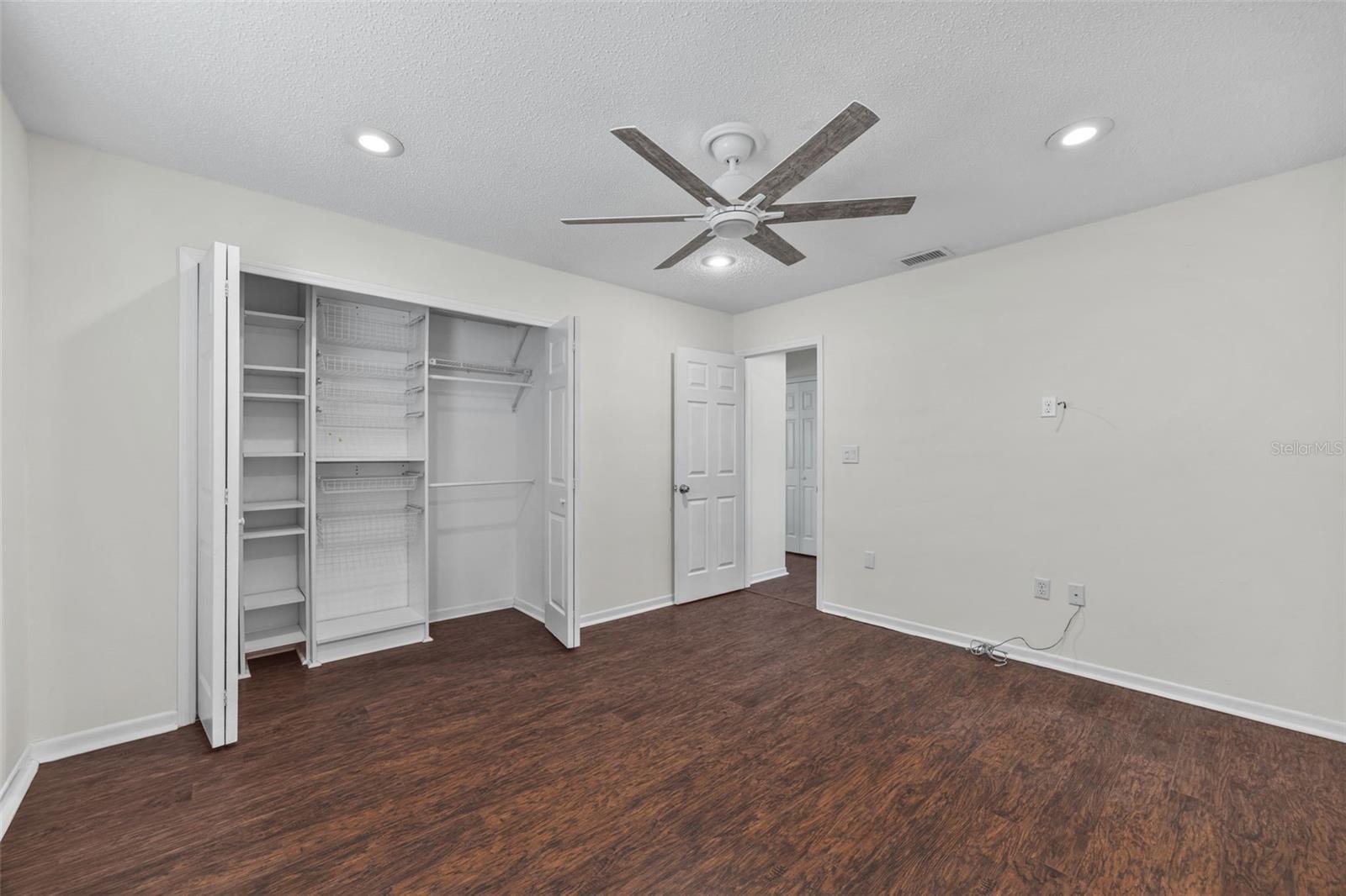 7892 SUNDOWN DR N — photo 43