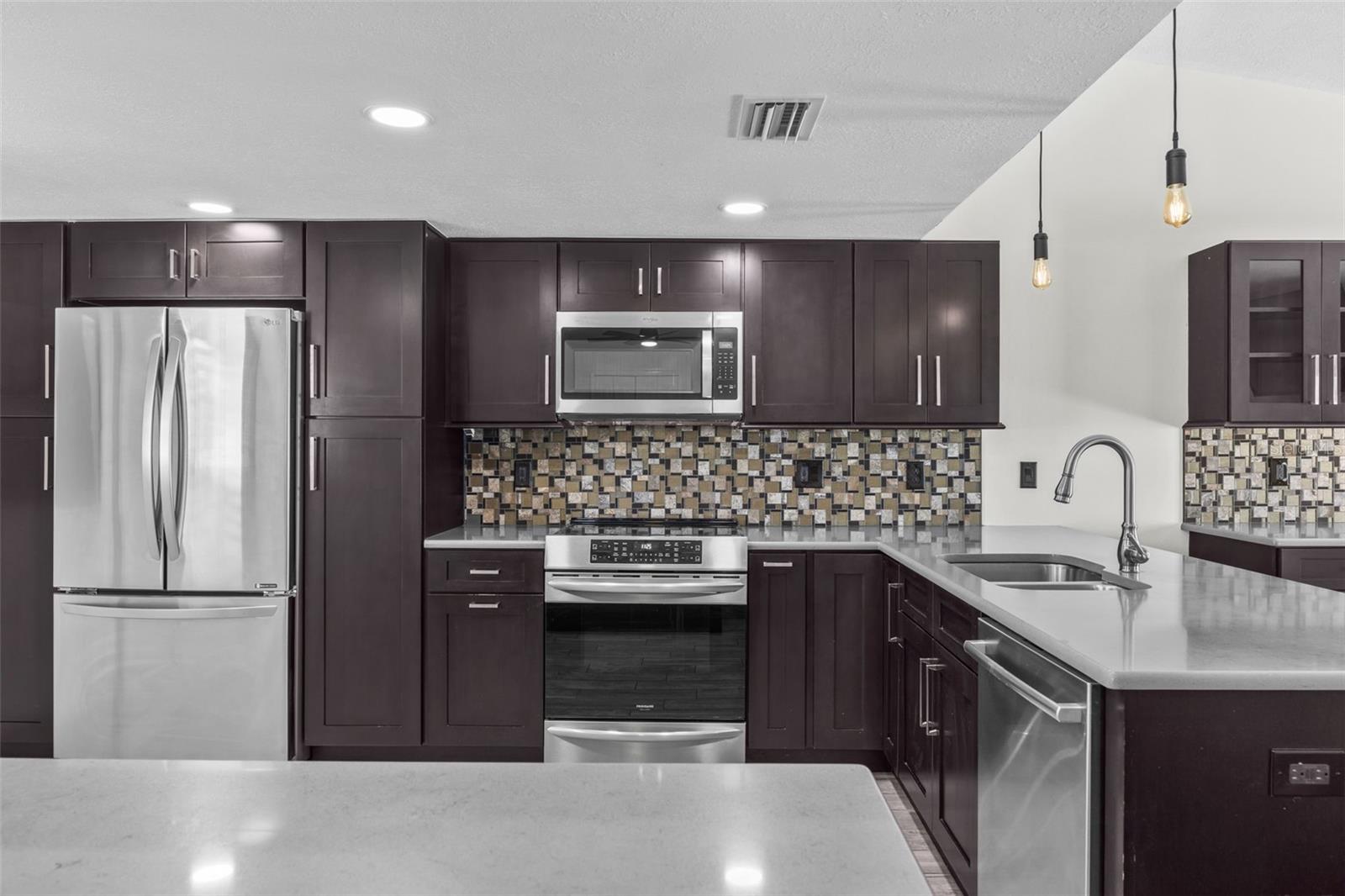 7892 SUNDOWN DR N — photo 25