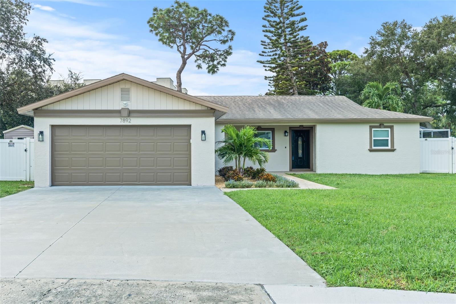 7892 SUNDOWN DR N — photo 53