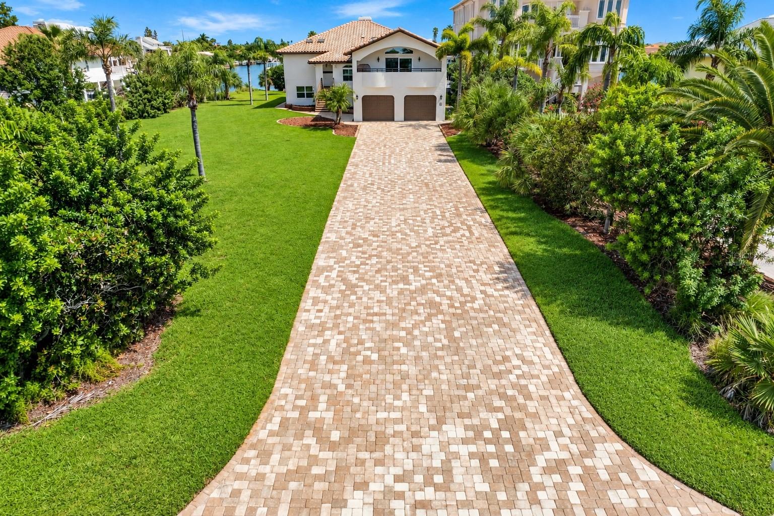 5226 WESTSHORE DR — photo 3