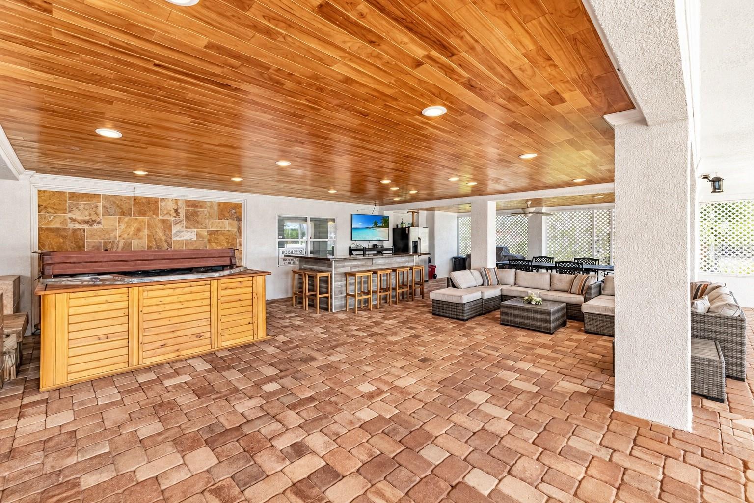 5226 WESTSHORE DR — photo 46