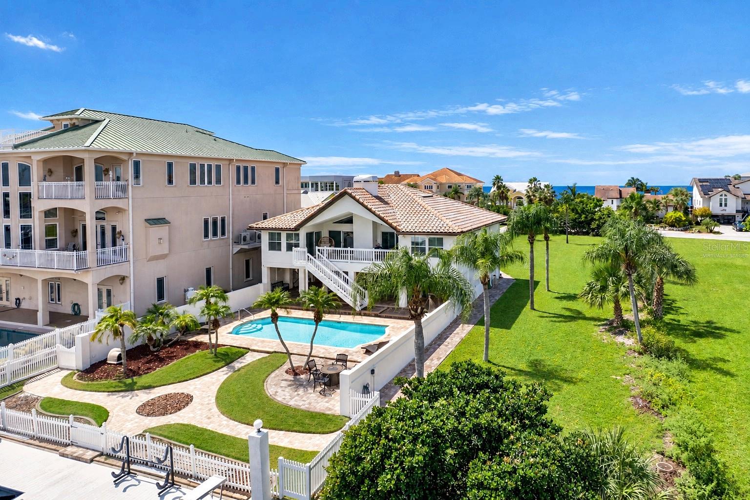 5226 WESTSHORE DR — photo 4