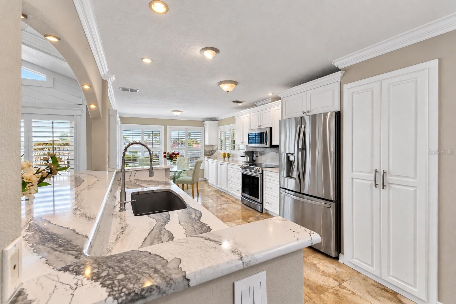 5226 WESTSHORE DR — photo 16