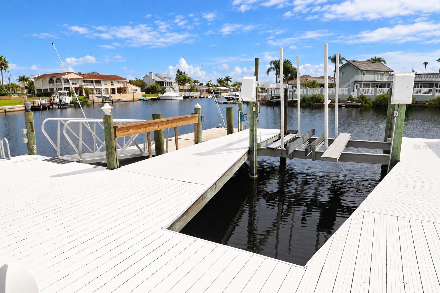 5226 WESTSHORE DR — photo 58