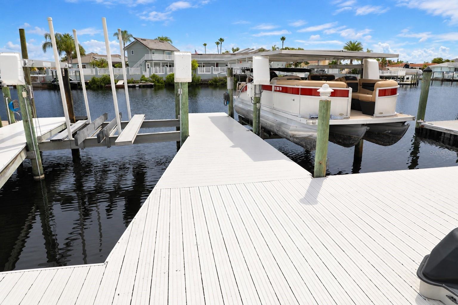 5226 WESTSHORE DR — photo 59