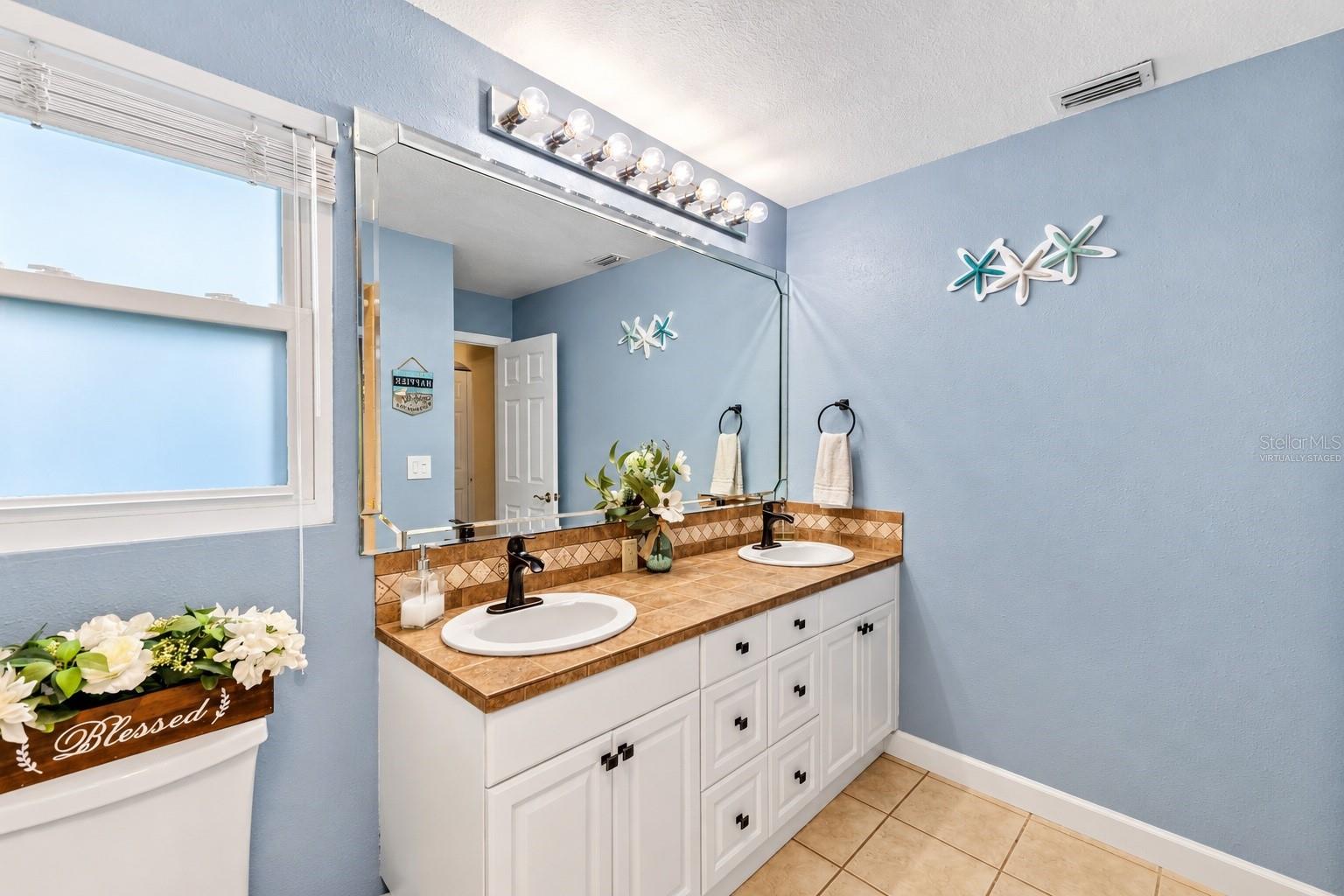 5226 WESTSHORE DR — photo 38
