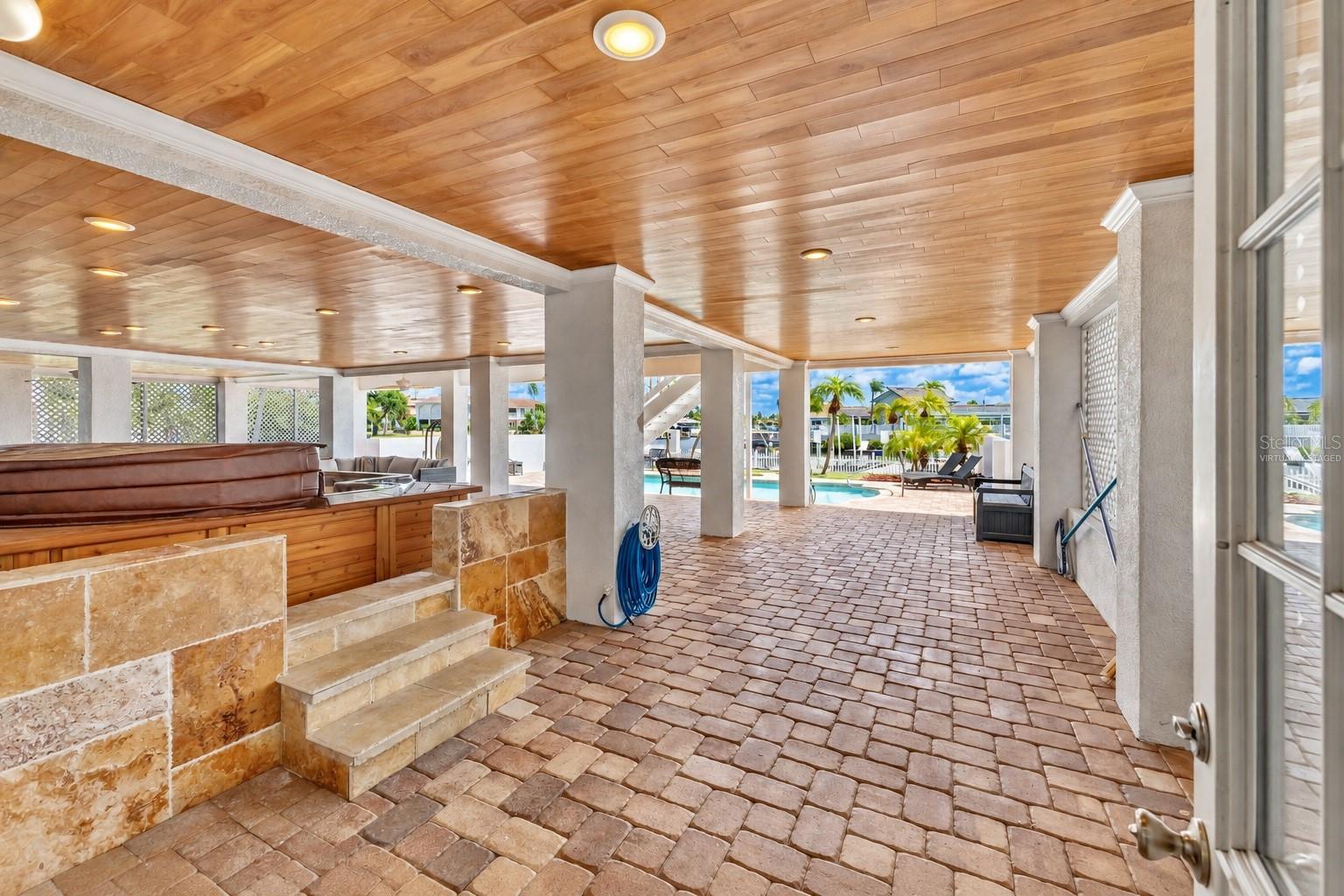 5226 WESTSHORE DR — photo 44