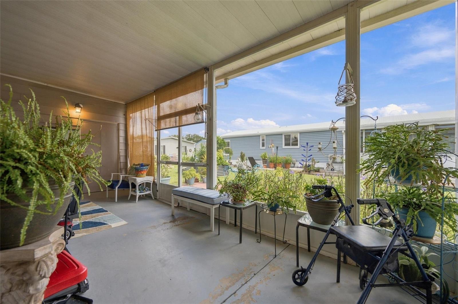 133 S SAINT THOMAS CIR — photo 41