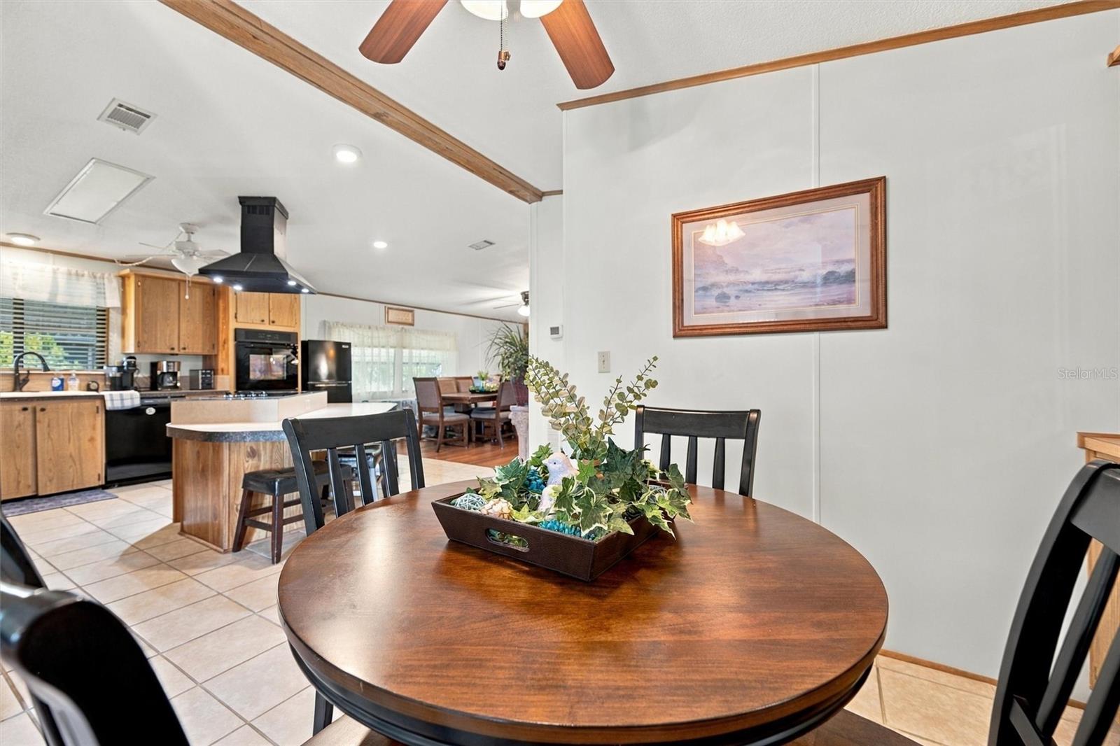 133 S SAINT THOMAS CIR — photo 39