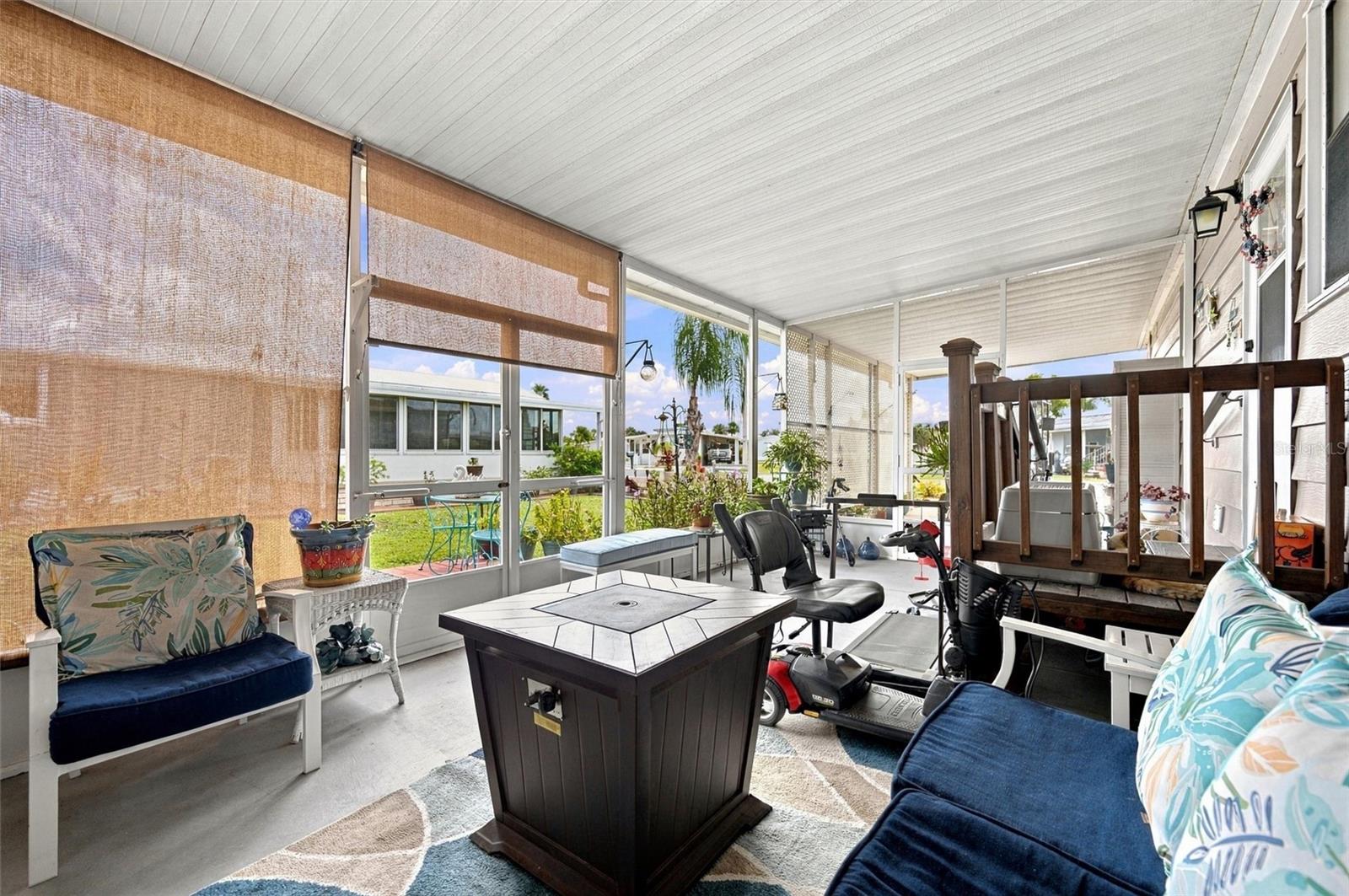133 S SAINT THOMAS CIR — photo 44