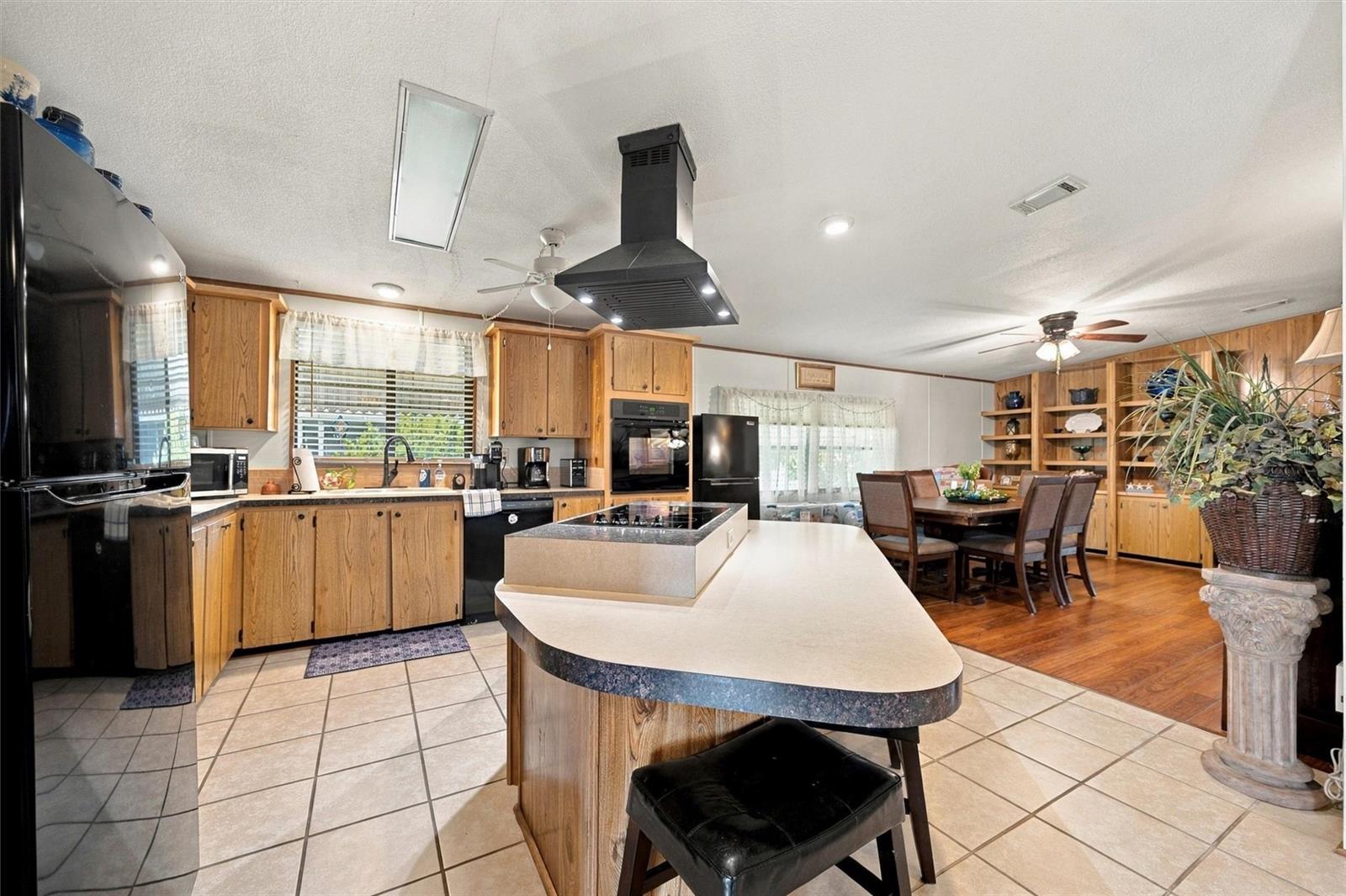 133 S SAINT THOMAS CIR — photo 38