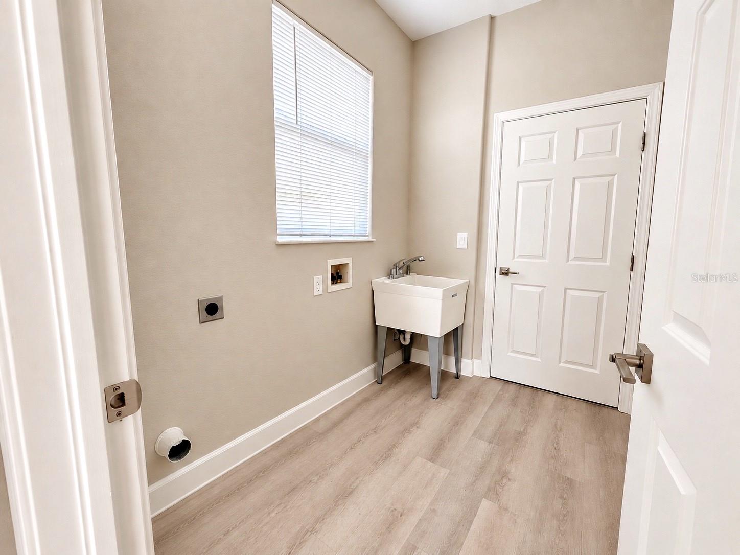 27042 FIREBUSH DR — photo 24