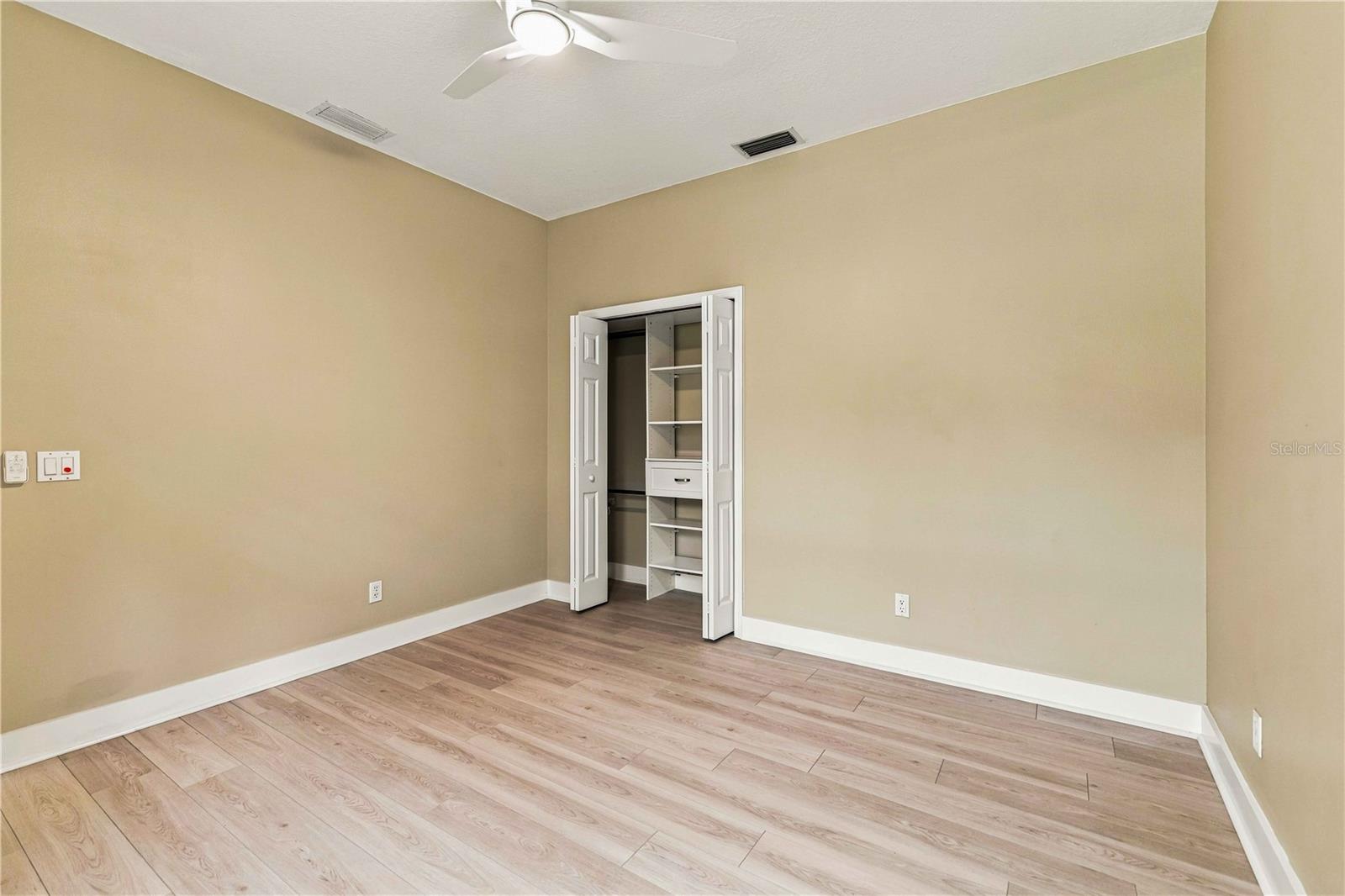 127 MILL RUN E — photo 16