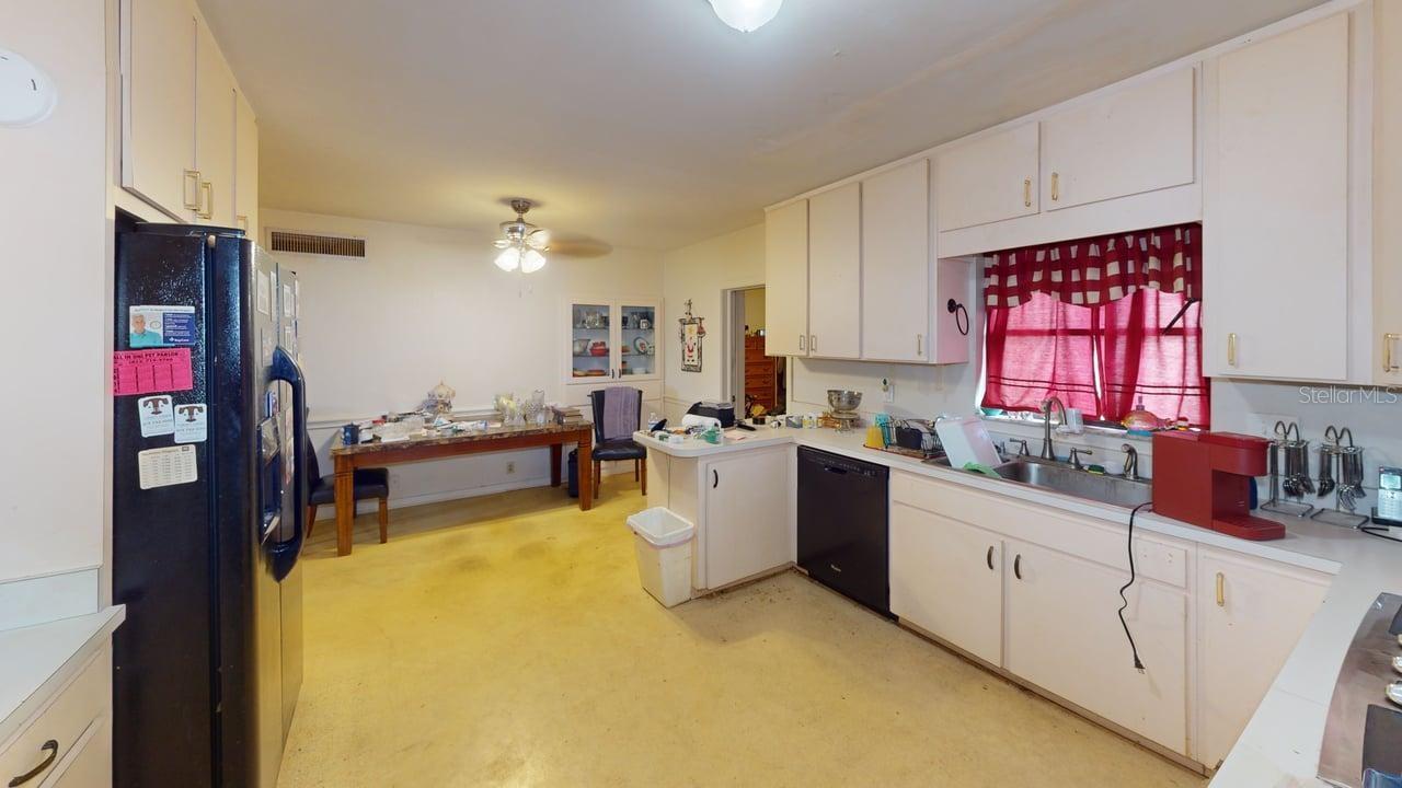 1506 OAKDALE ST — photo 32