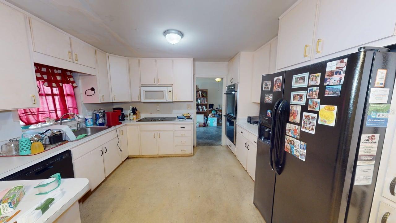 1506 OAKDALE ST — photo 3