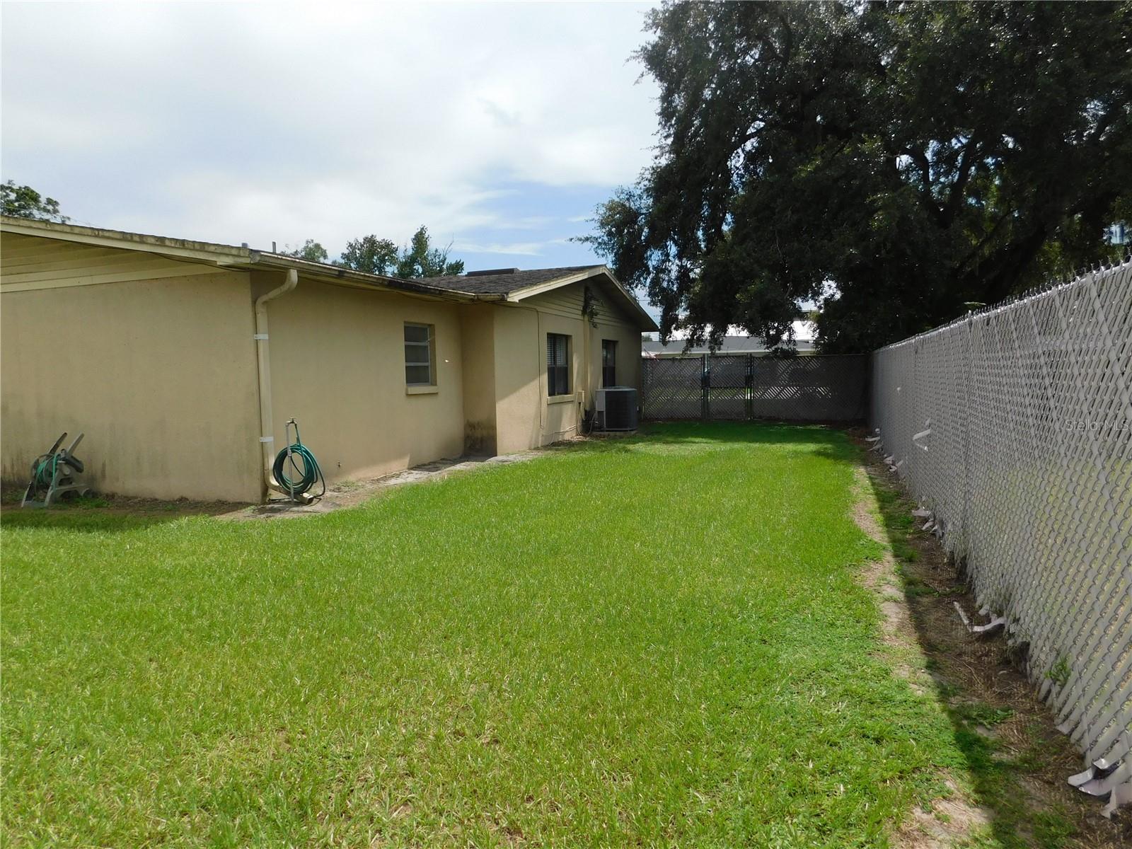 1506 OAKDALE ST — photo 26