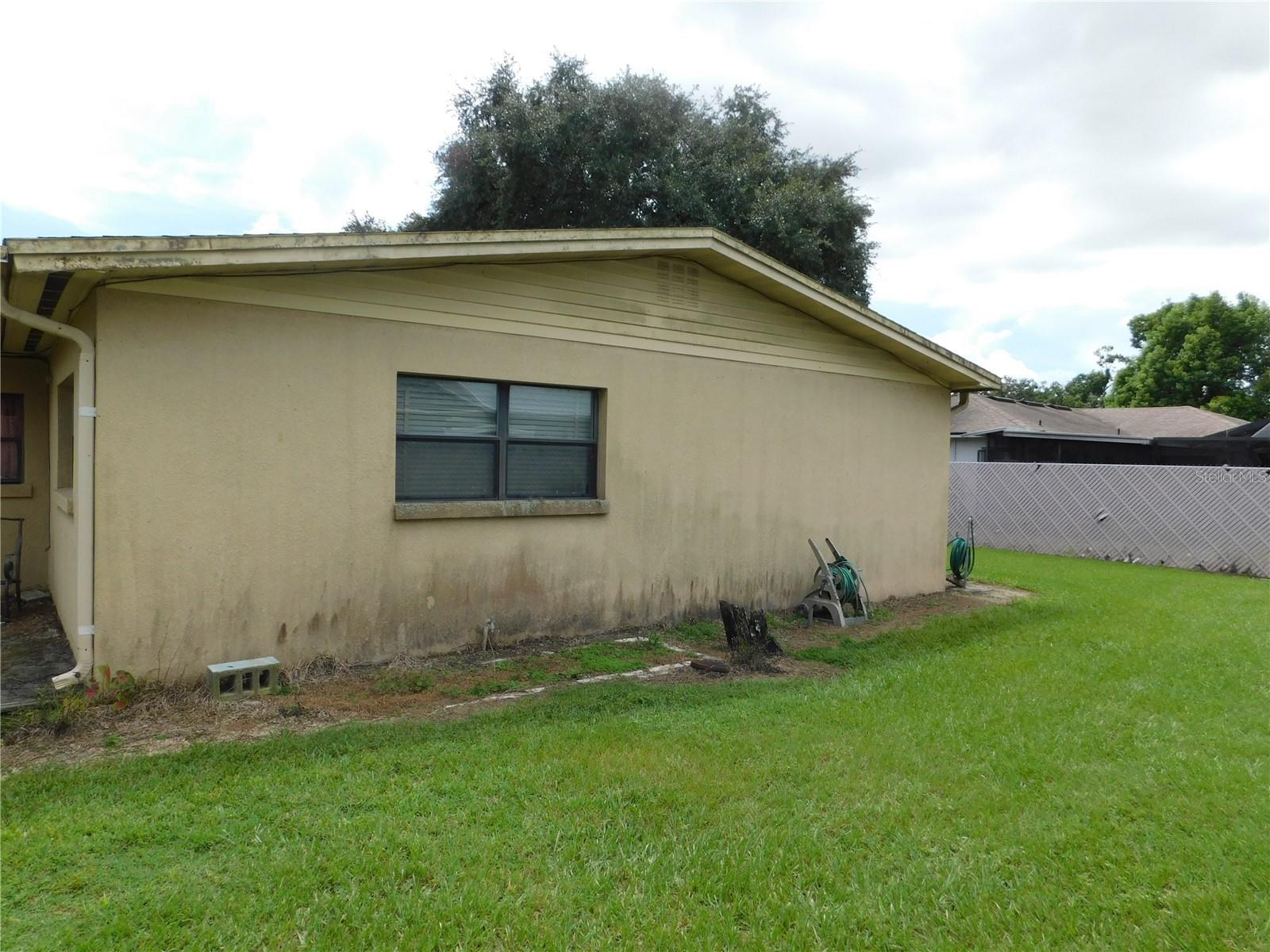 1506 OAKDALE ST — photo 29