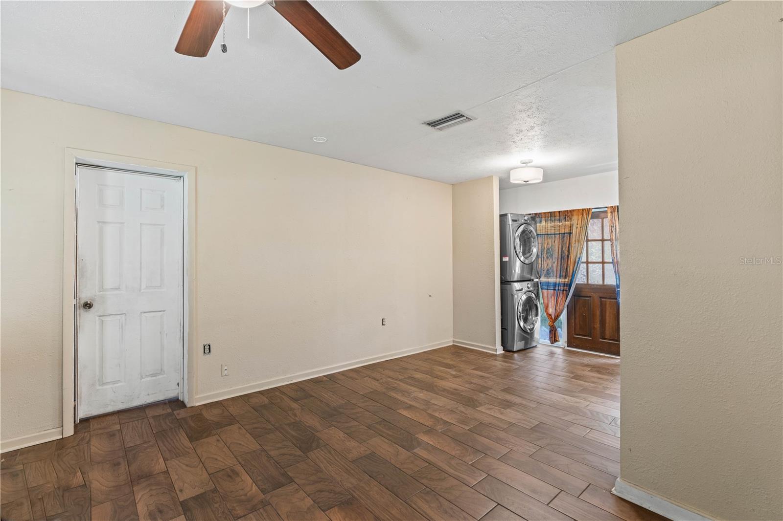5217 PEACH AVE — photo 16