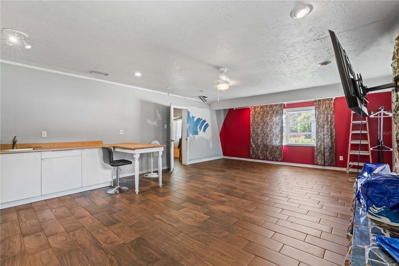 5217 PEACH AVE — photo 26