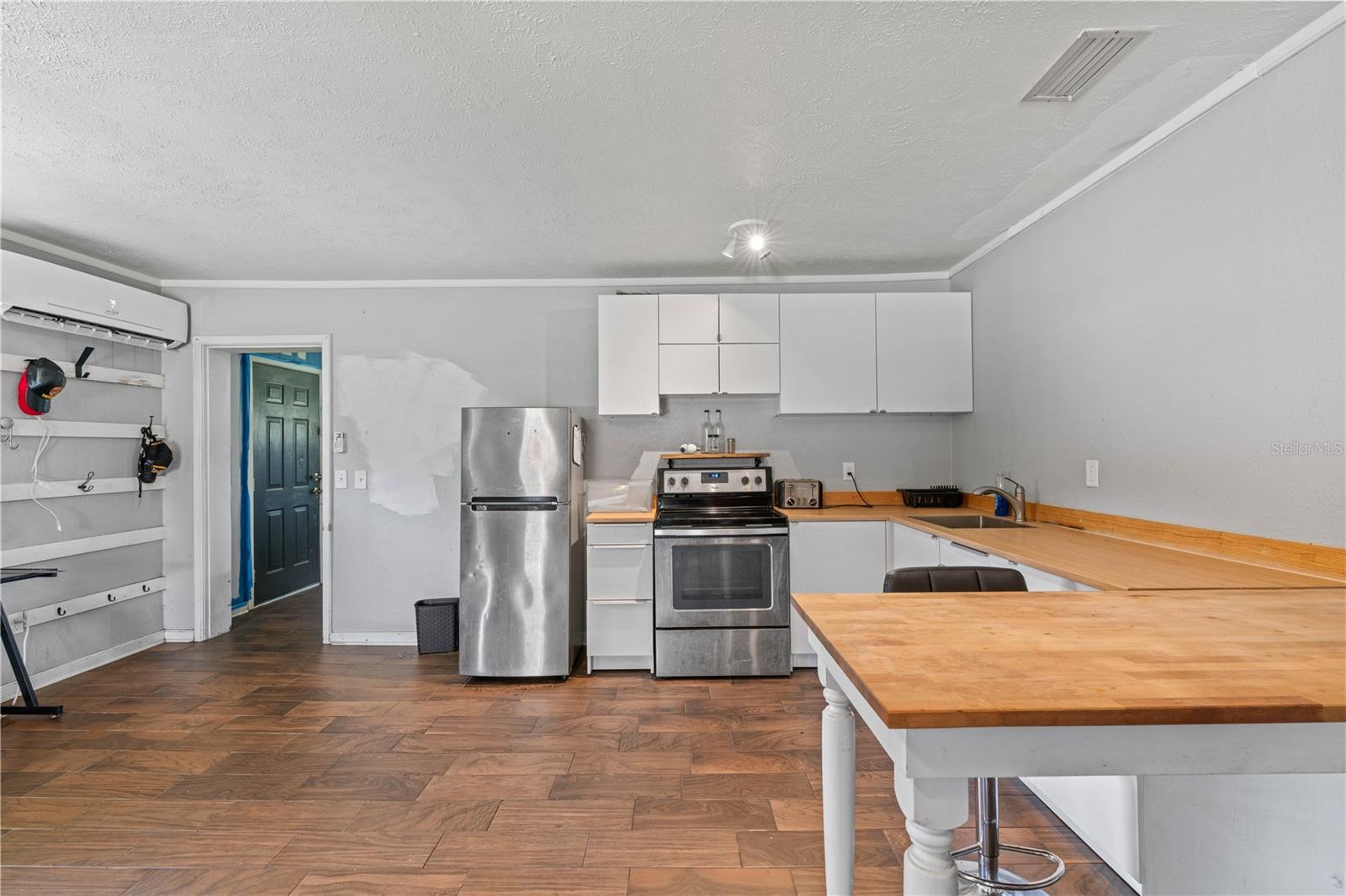 5217 PEACH AVE — photo 27