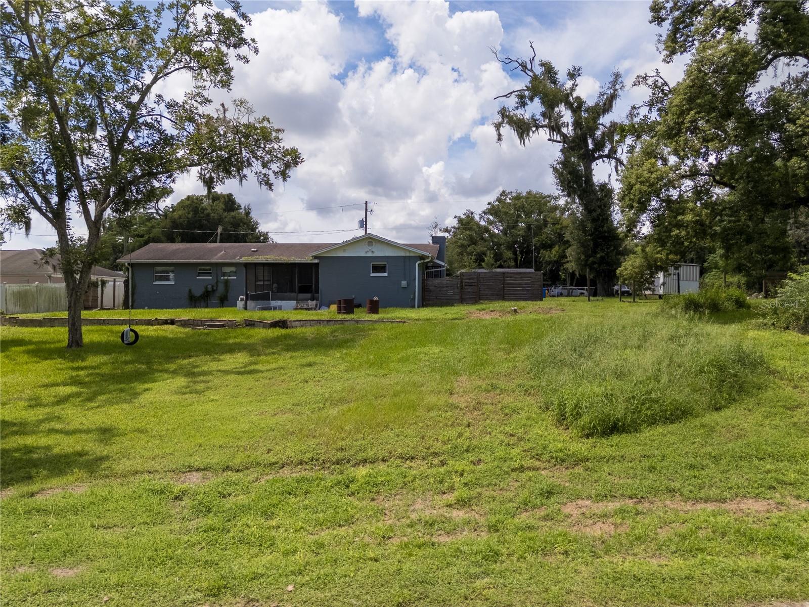 5217 PEACH AVE — photo 4