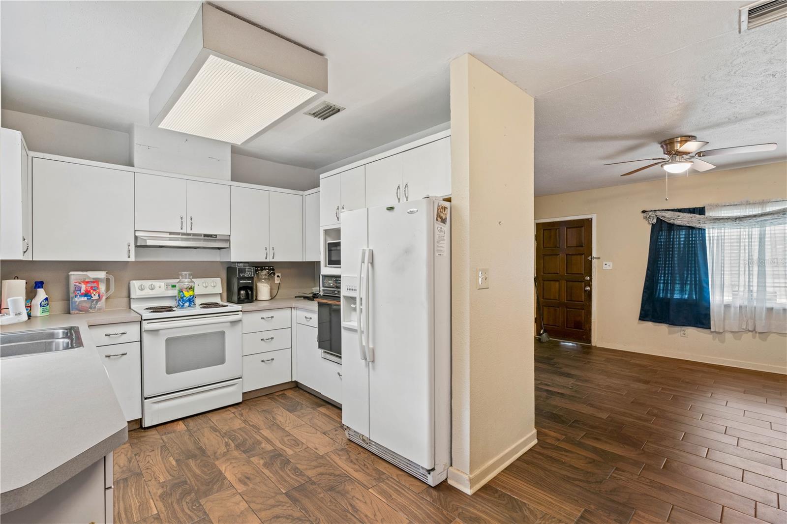 5217 PEACH AVE — photo 19