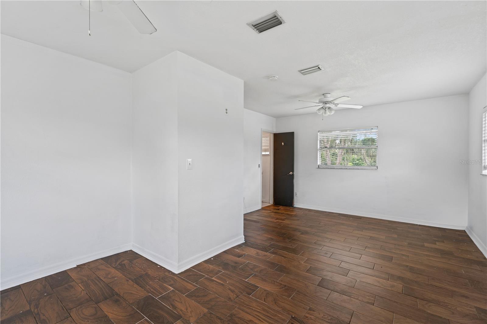 5217 PEACH AVE — photo 14