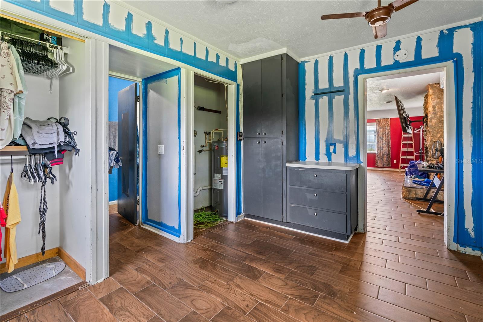 5217 PEACH AVE — photo 25