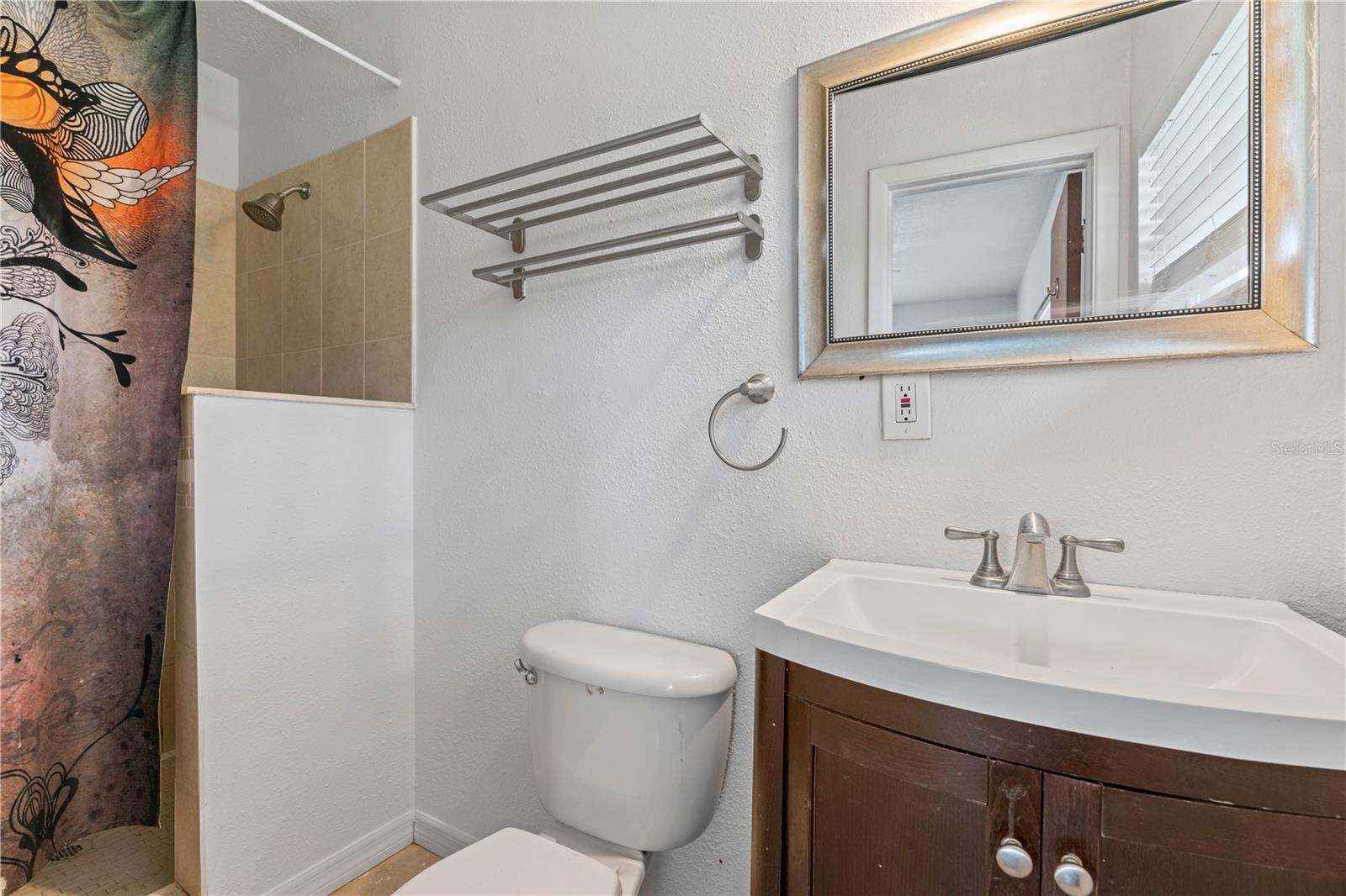 5217 PEACH AVE — photo 15