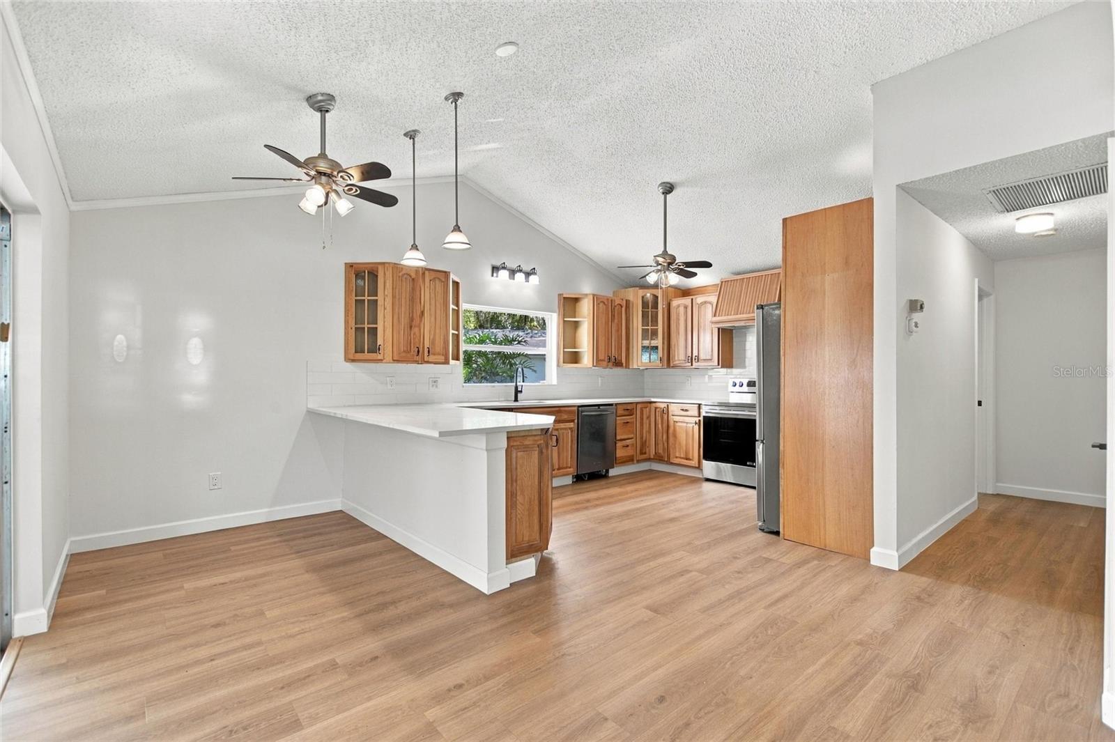 12201 ELSMERE CT — photo 17