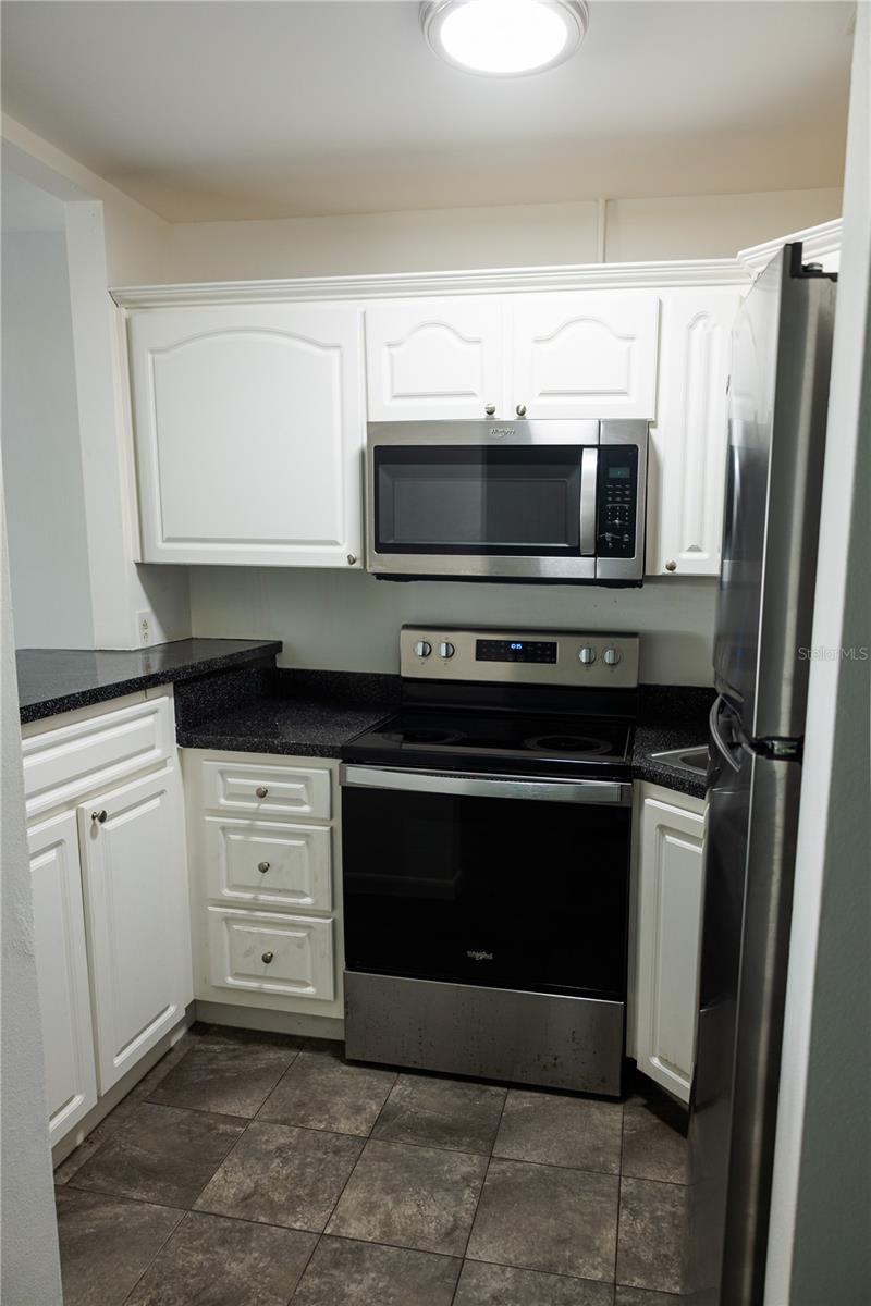 1257 DREW ST #14 — photo 6
