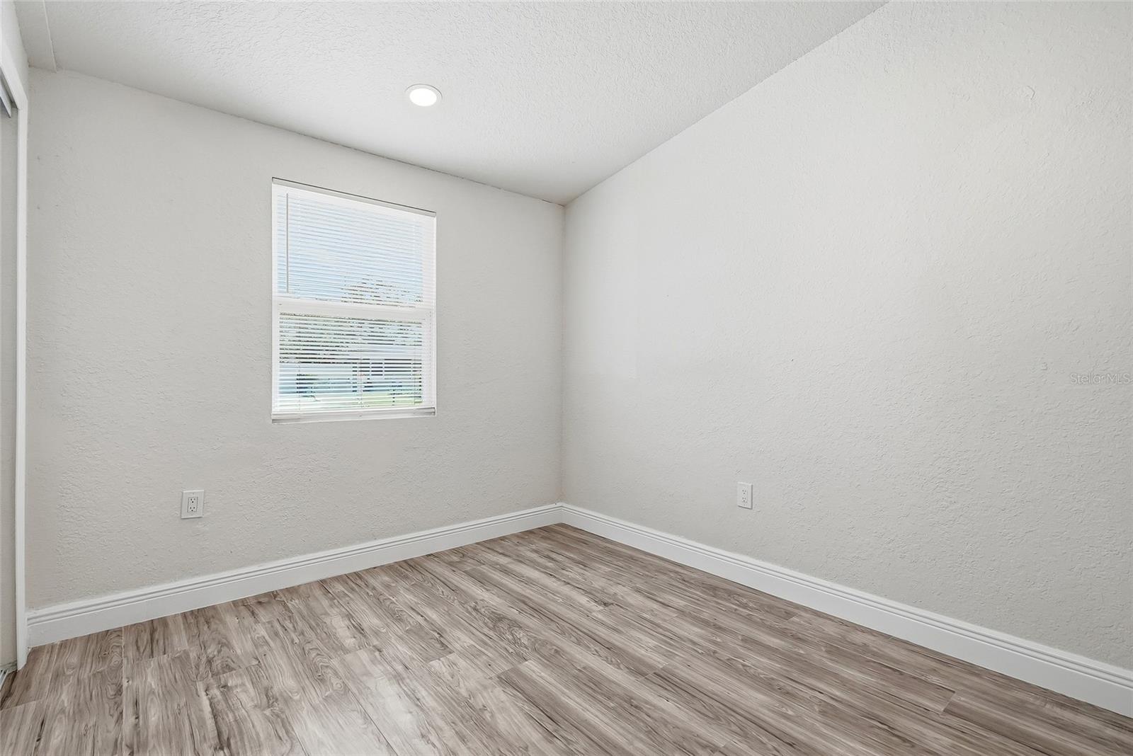 3907 SPENCE AVE — photo 20