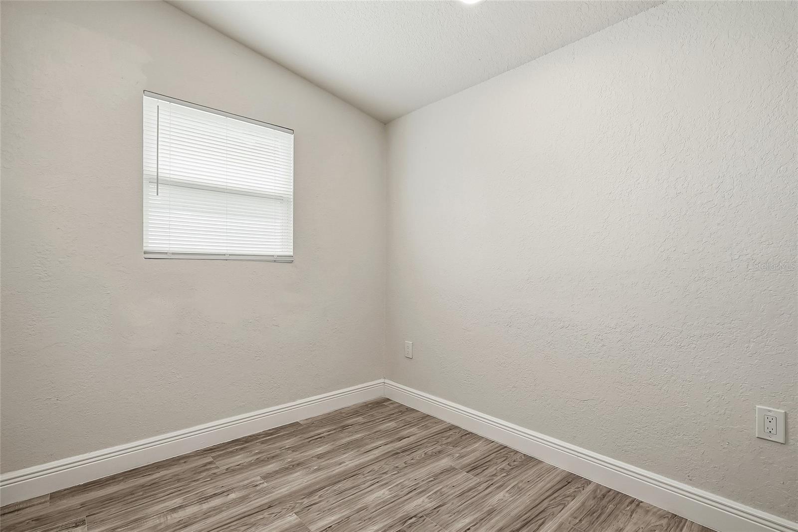 3907 SPENCE AVE — photo 25