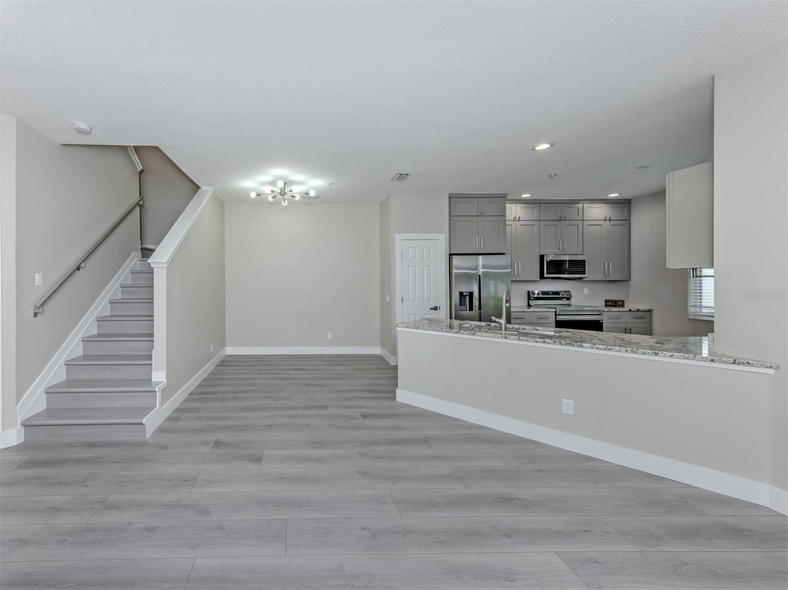 3941 YELLOWSTONE CIR — photo 7