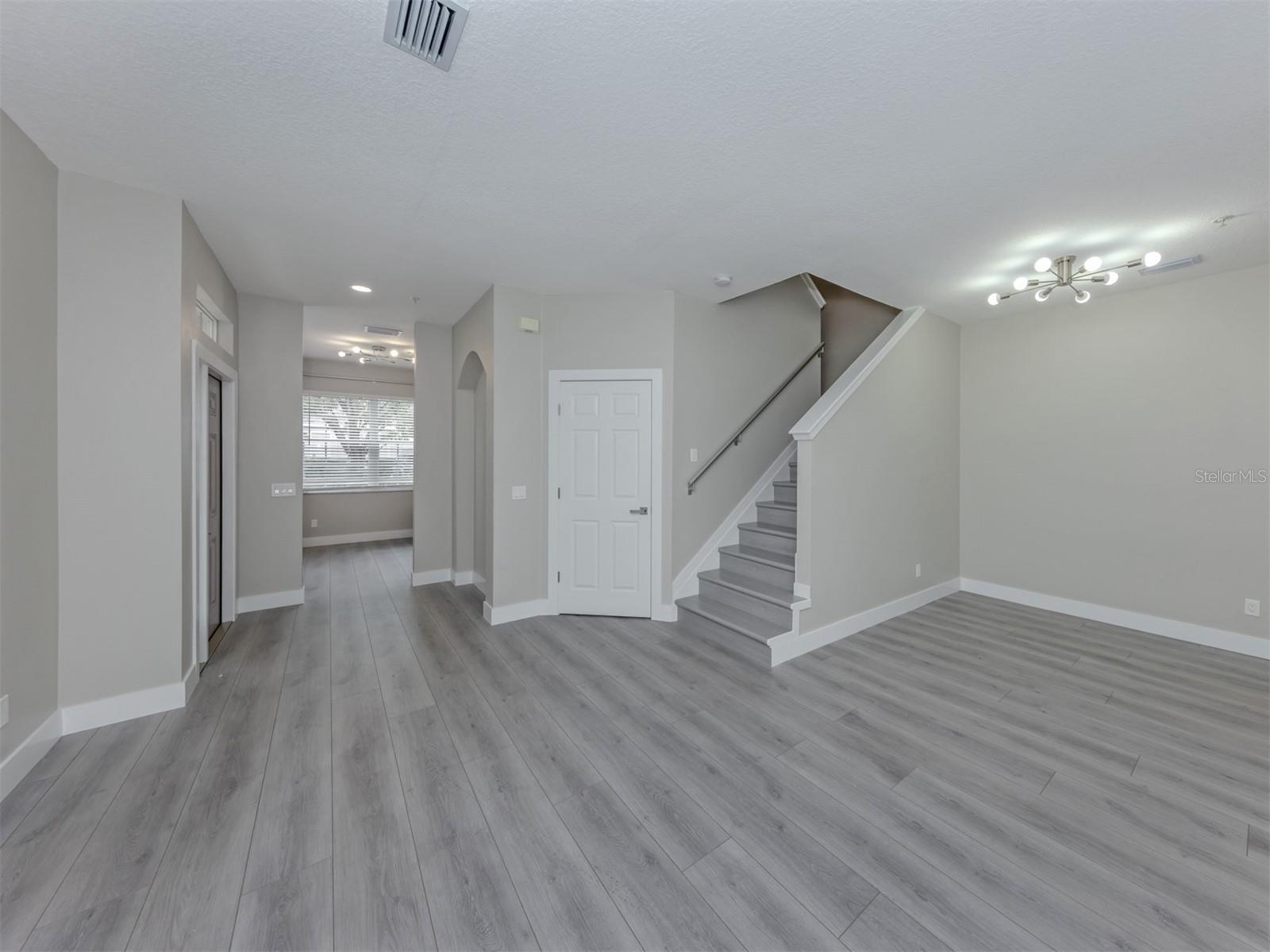 3941 YELLOWSTONE CIR — photo 8