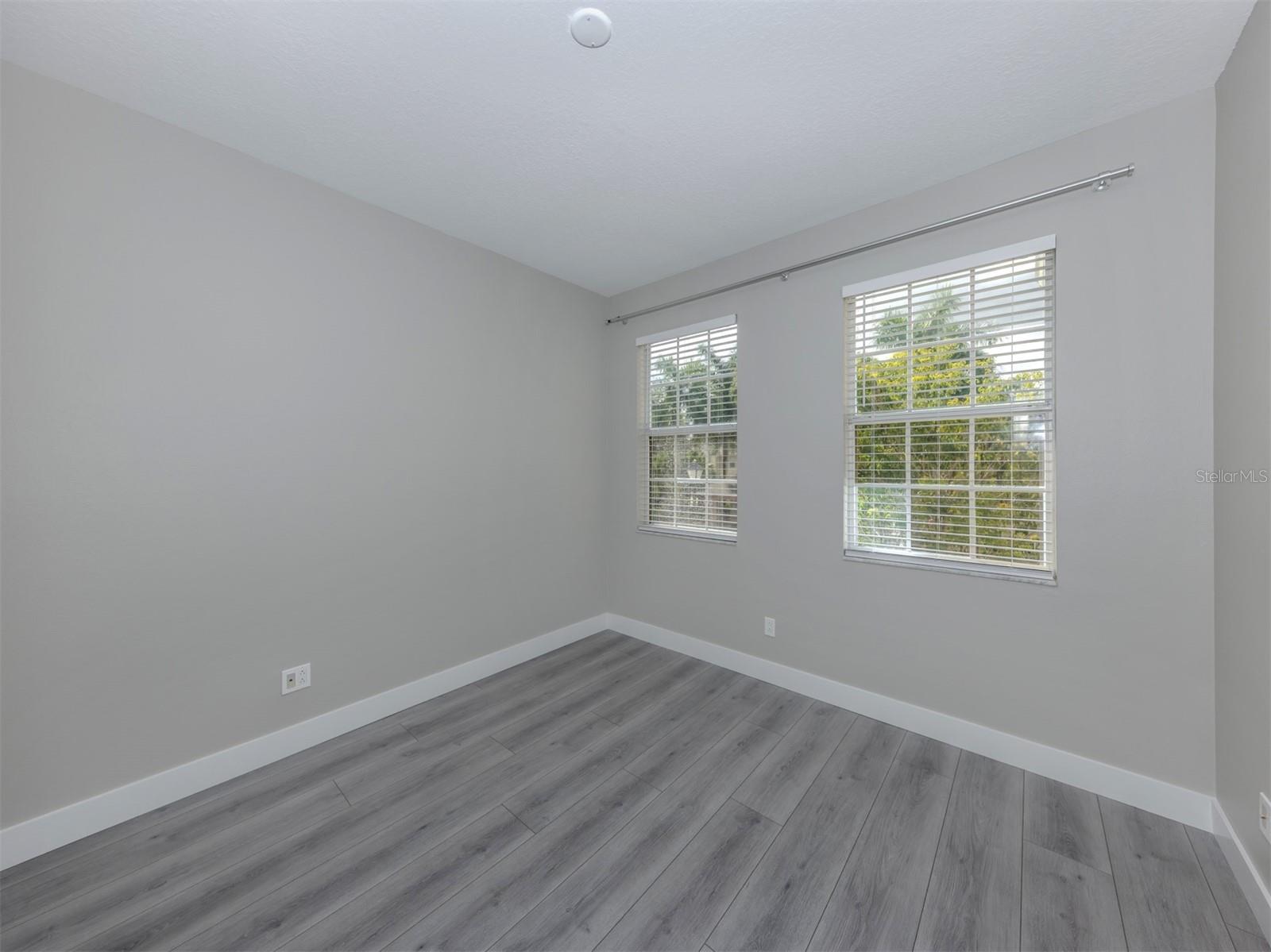 3941 YELLOWSTONE CIR — photo 25