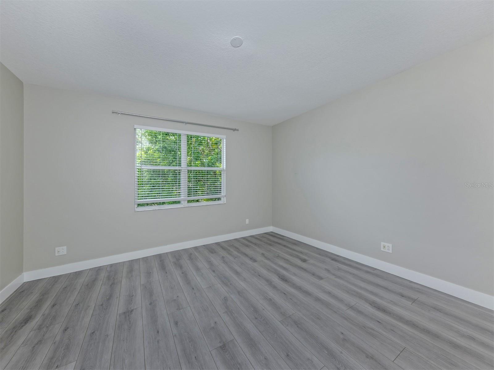 3941 YELLOWSTONE CIR — photo 18