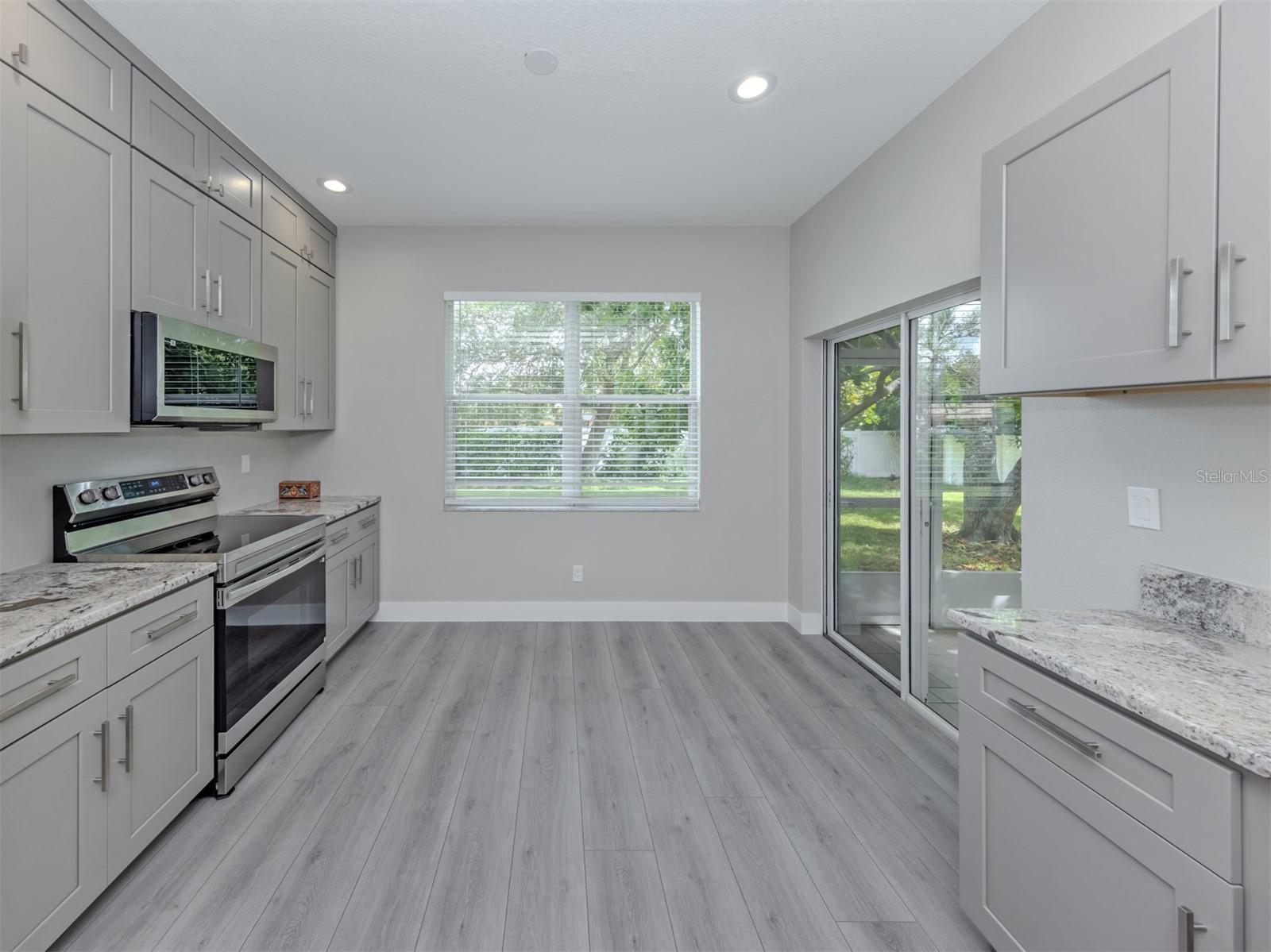 3941 YELLOWSTONE CIR — photo 17